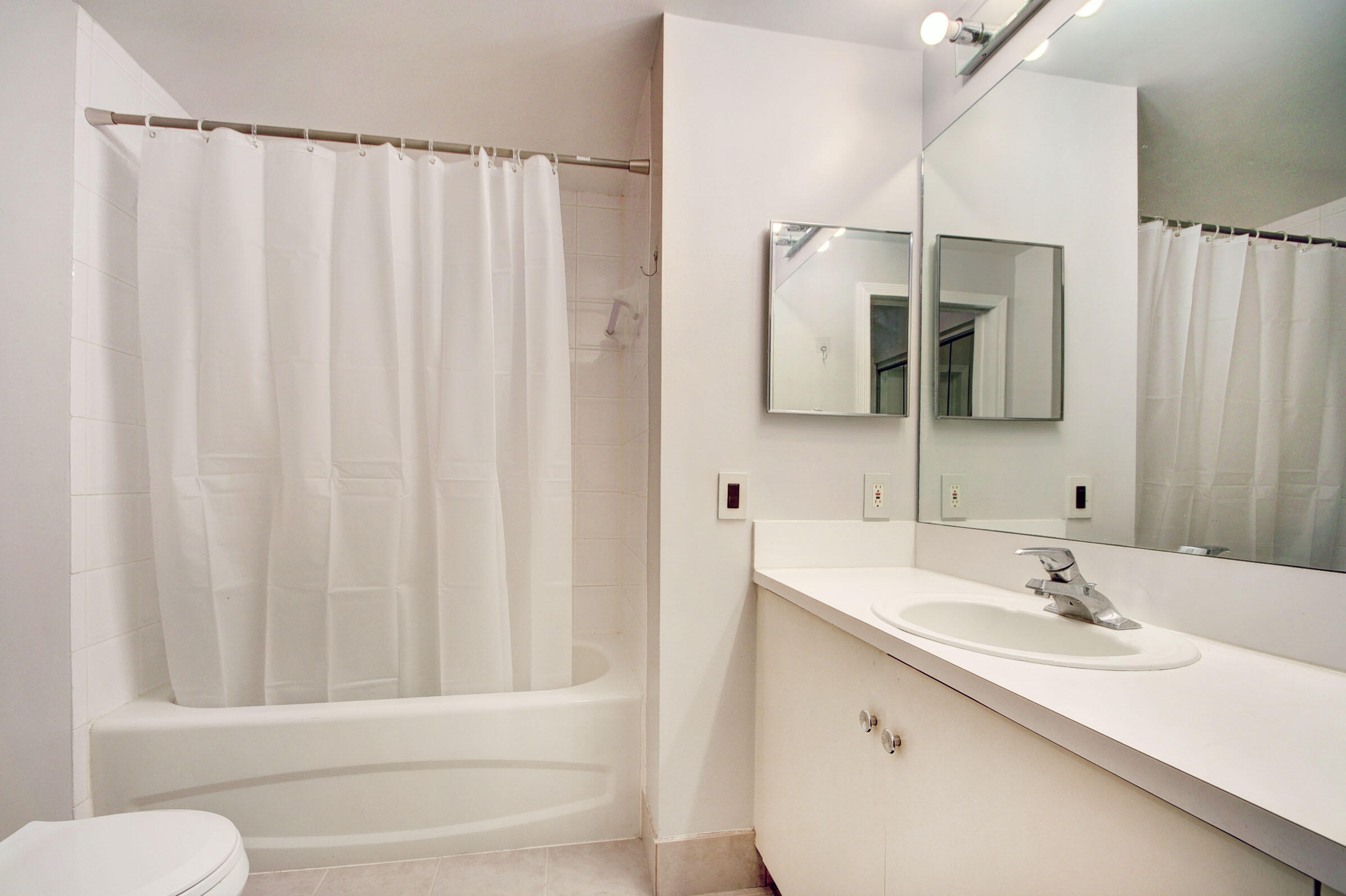 COURTYARDS IN CITYPLACE CONDO - Residential