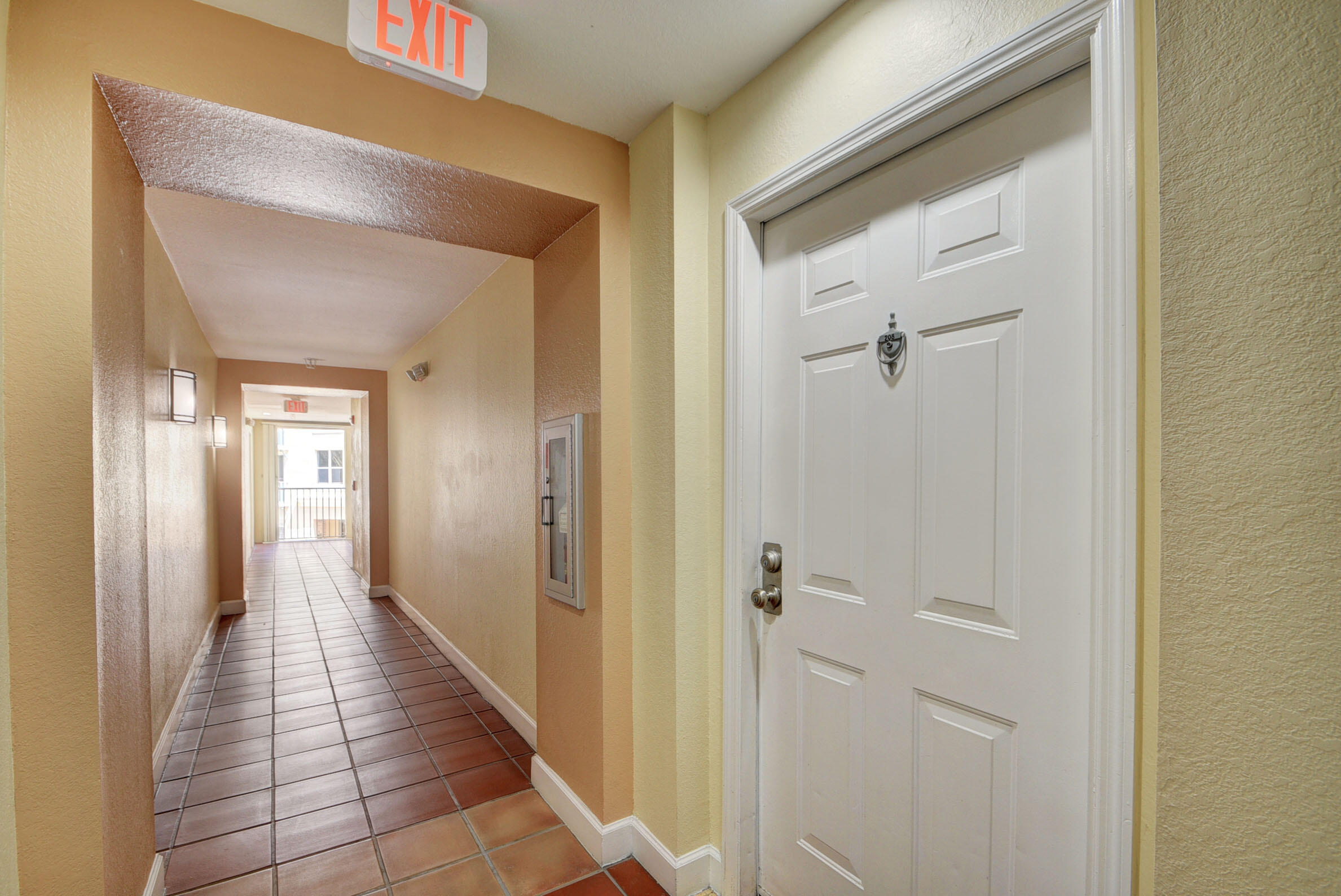 COURTYARDS IN CITYPLACE CONDO - Residential