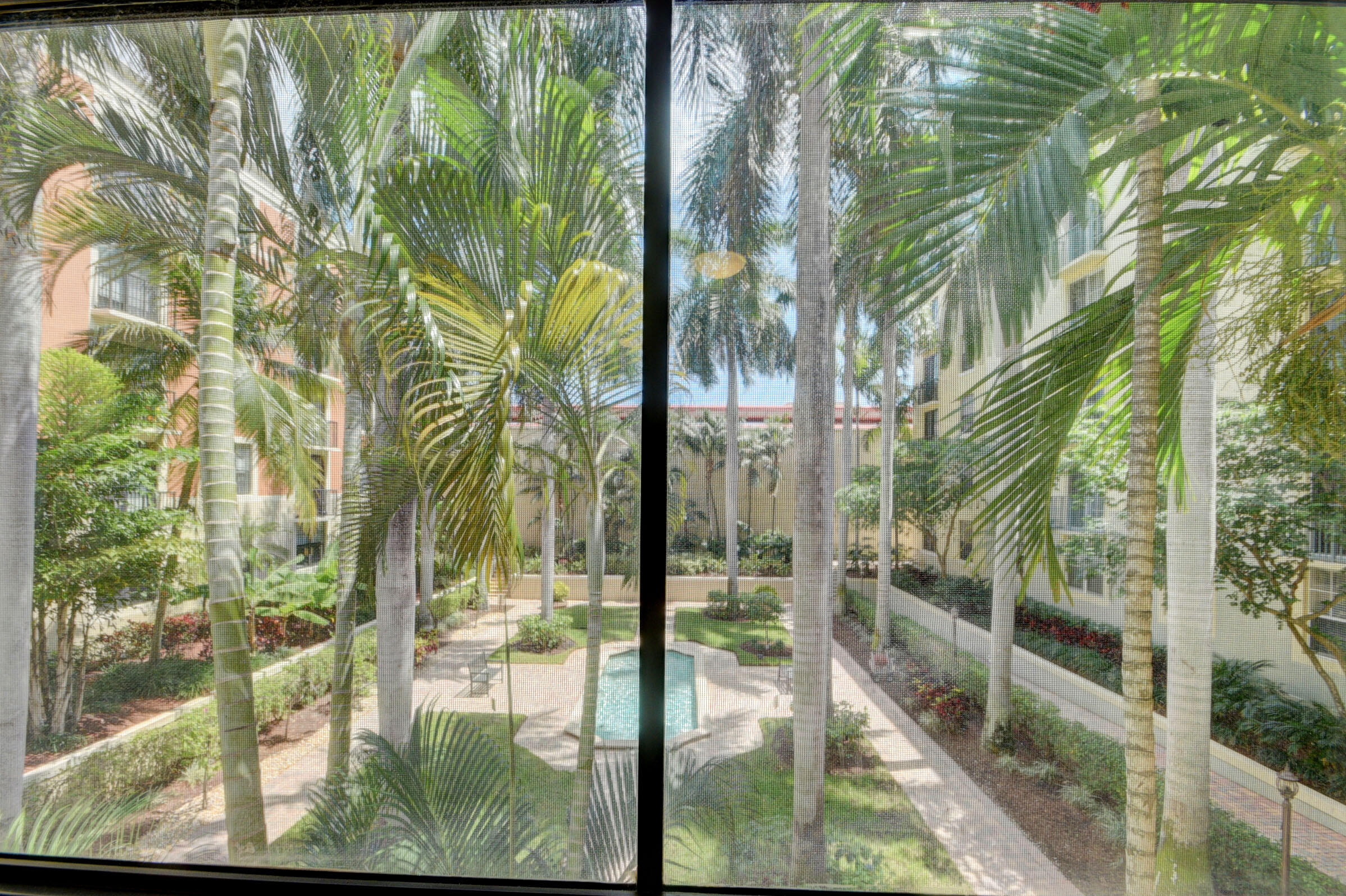 COURTYARDS IN CITYPLACE CONDO - Residential