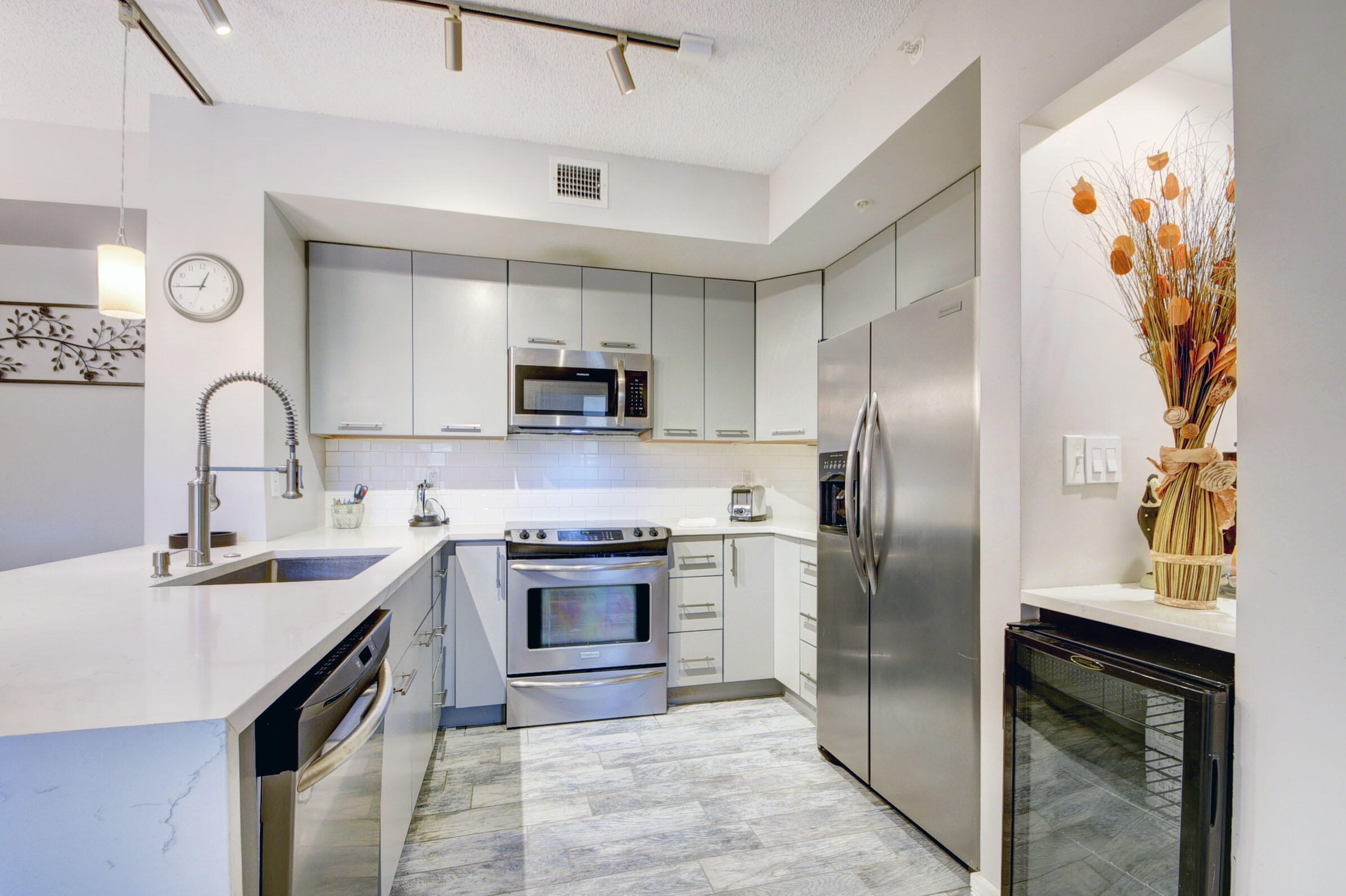COURTYARDS IN CITYPLACE CONDO - Residential
