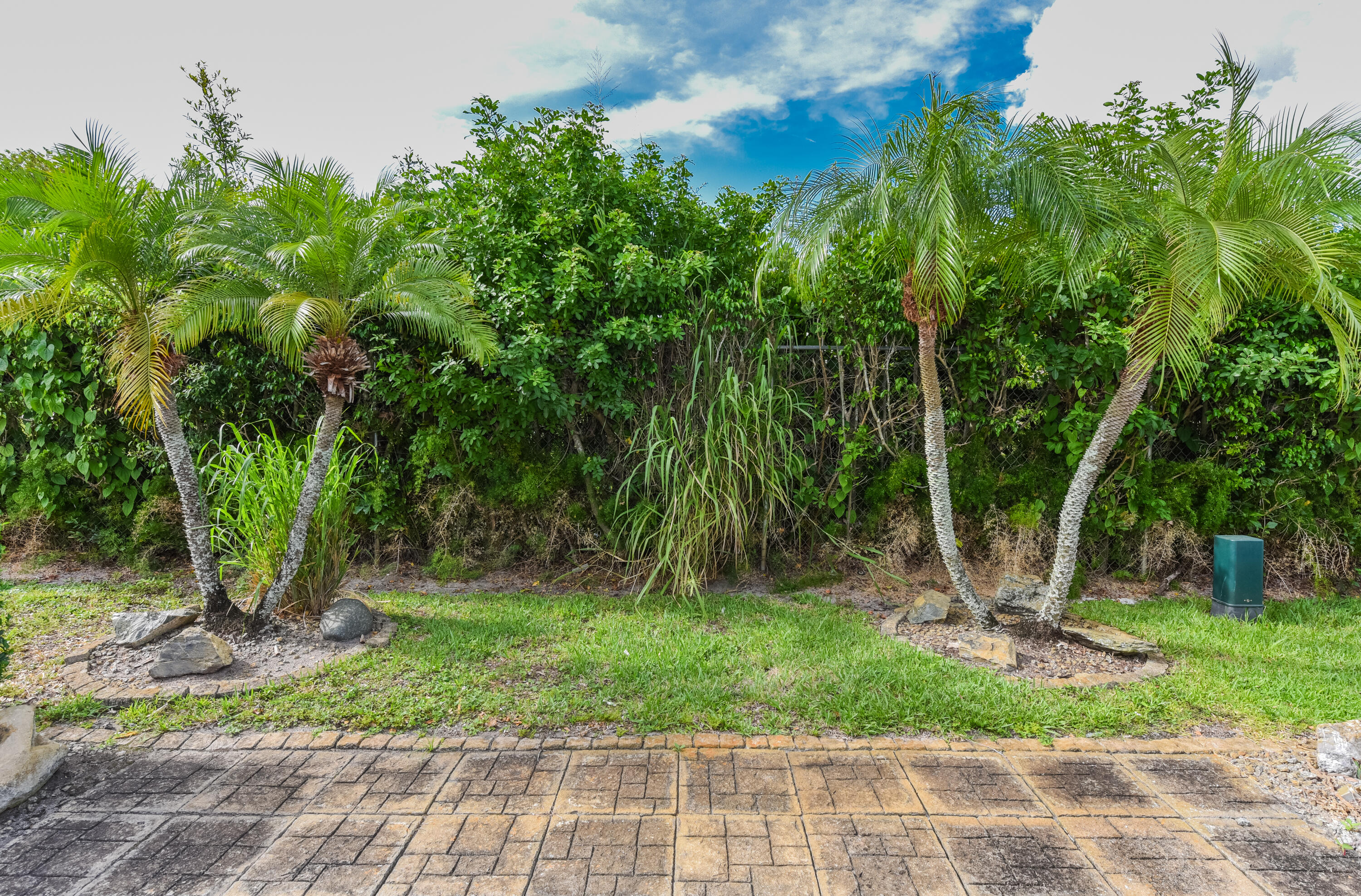 ARBOURS OF THE PALM BEACHES - Residential