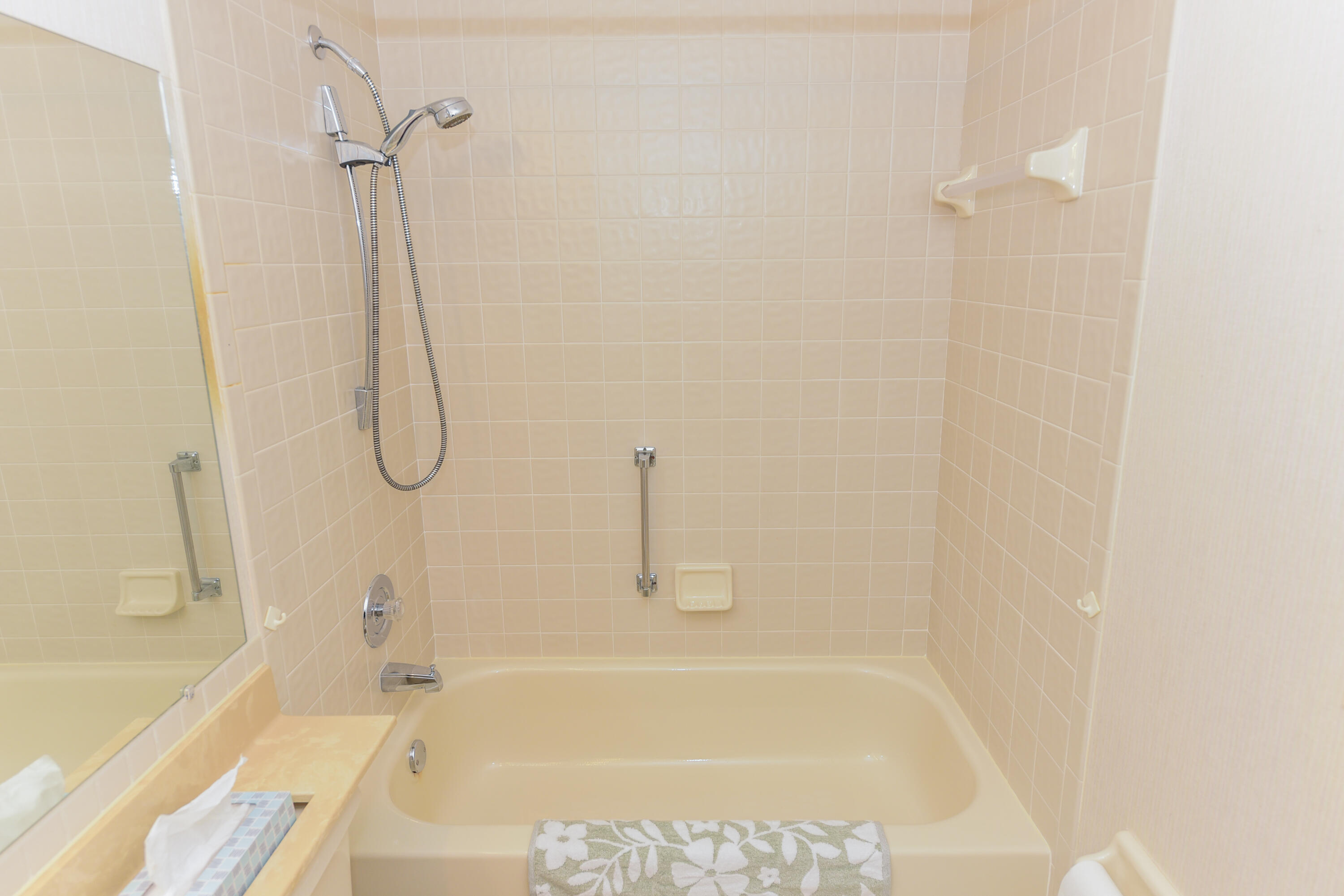 ARBOURS OF THE PALM BEACHES - Residential