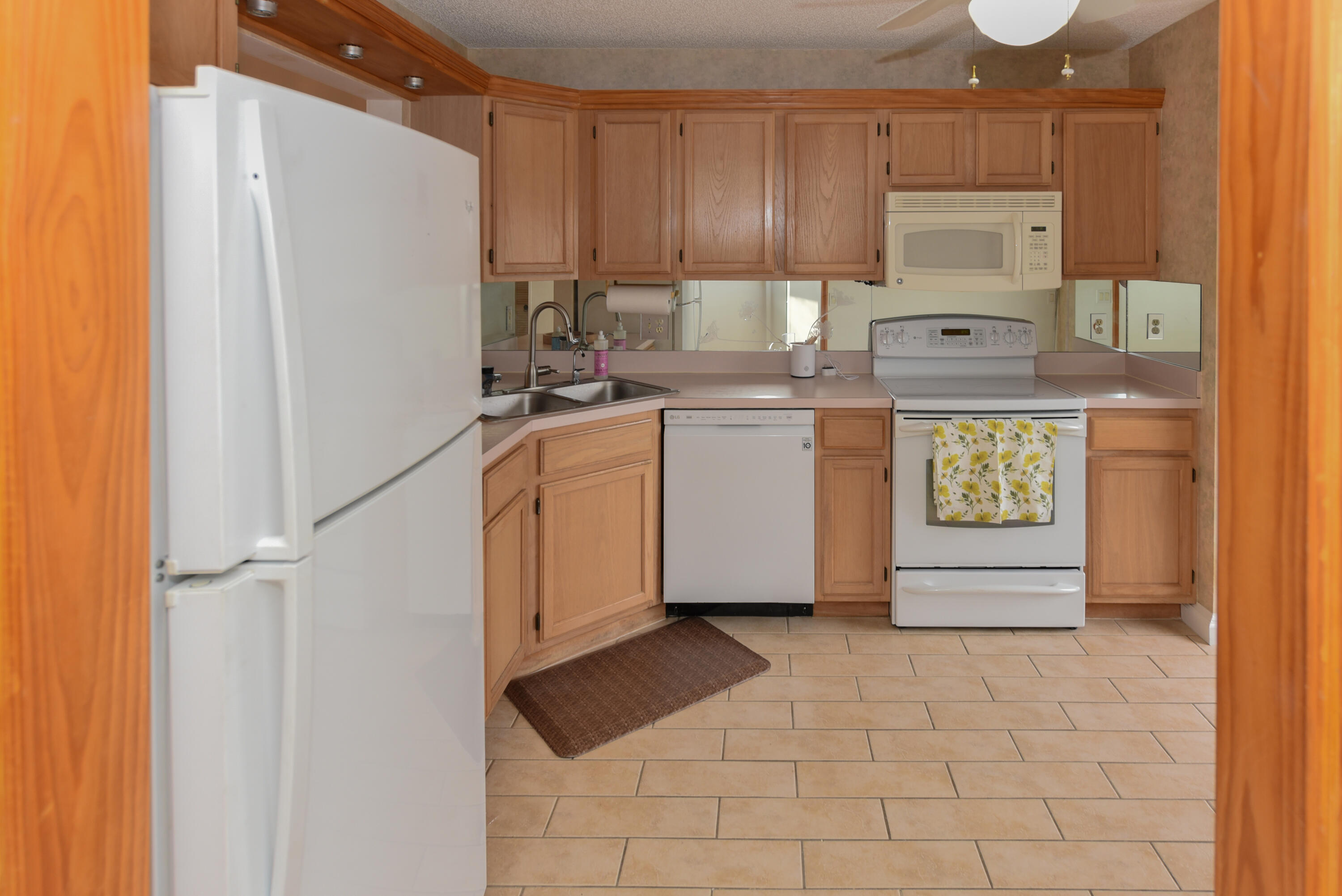ARBOURS OF THE PALM BEACHES - Residential