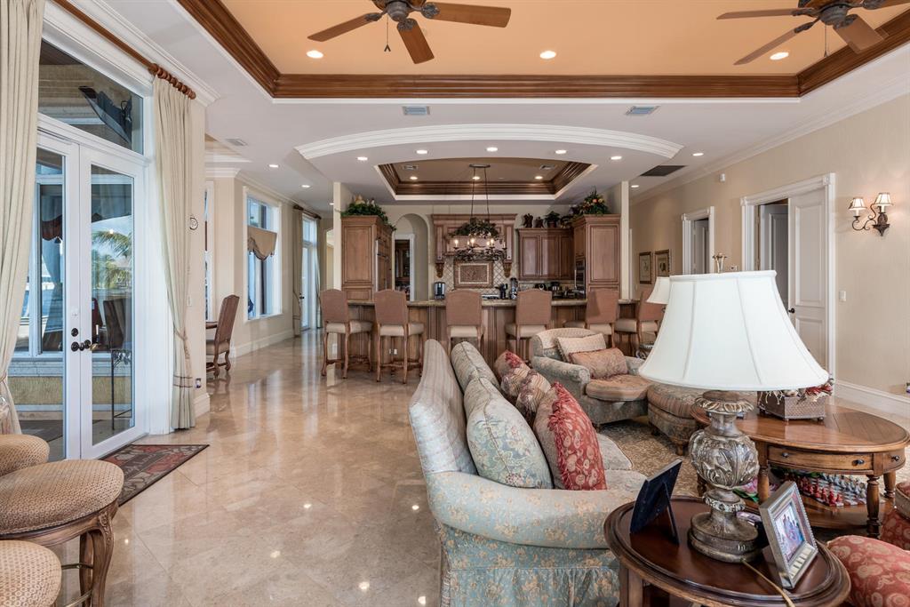 SANTA BARBARA SHORES - Residential