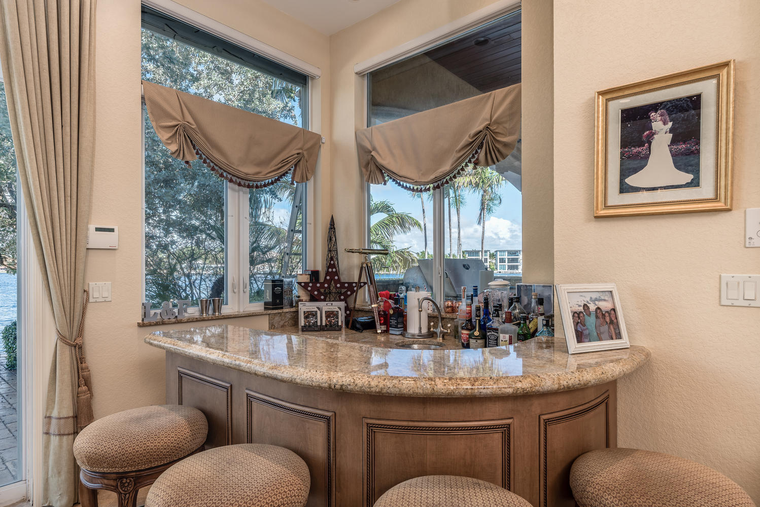 SANTA BARBARA SHORES - Residential