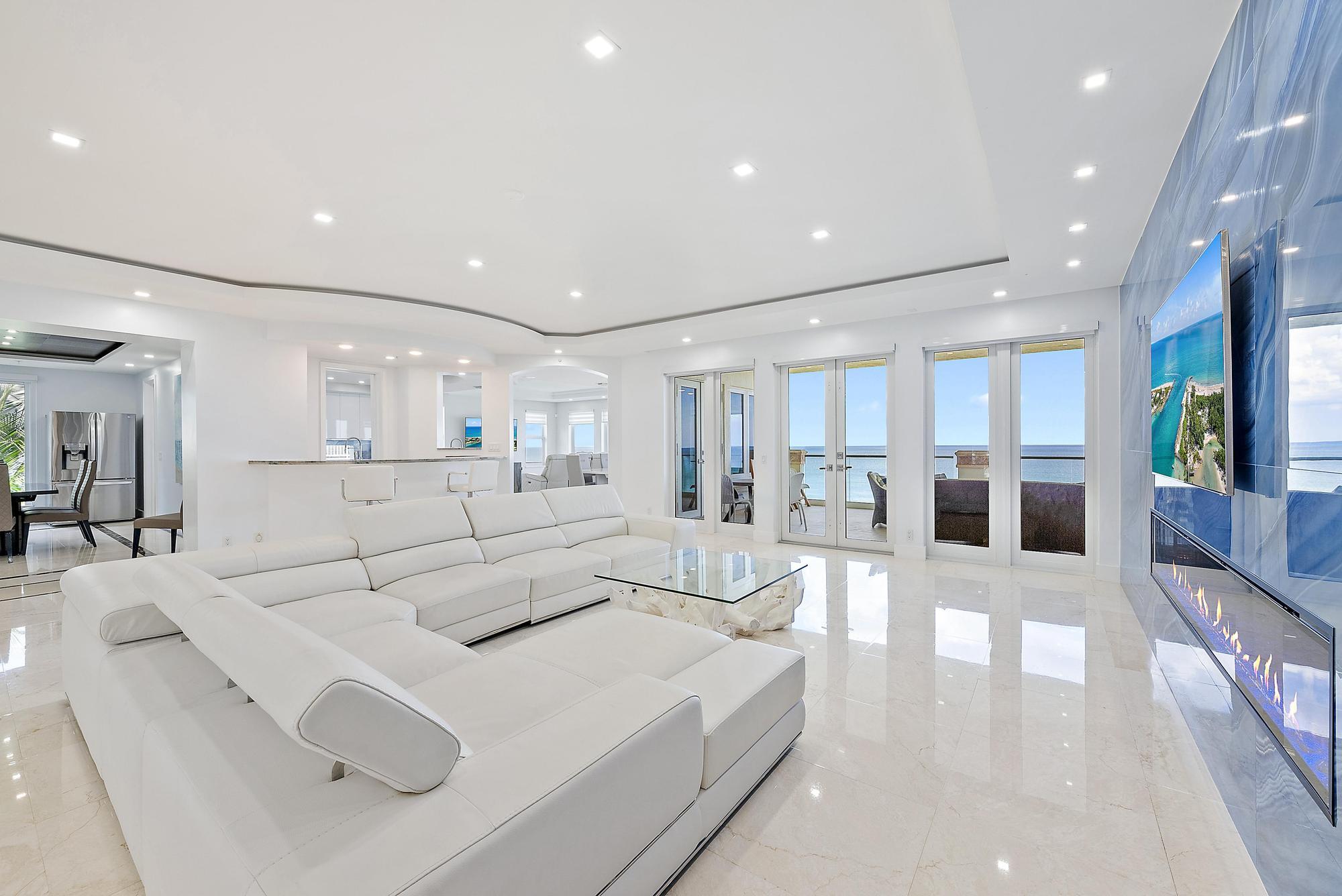 ATHENA CONDO - Residential