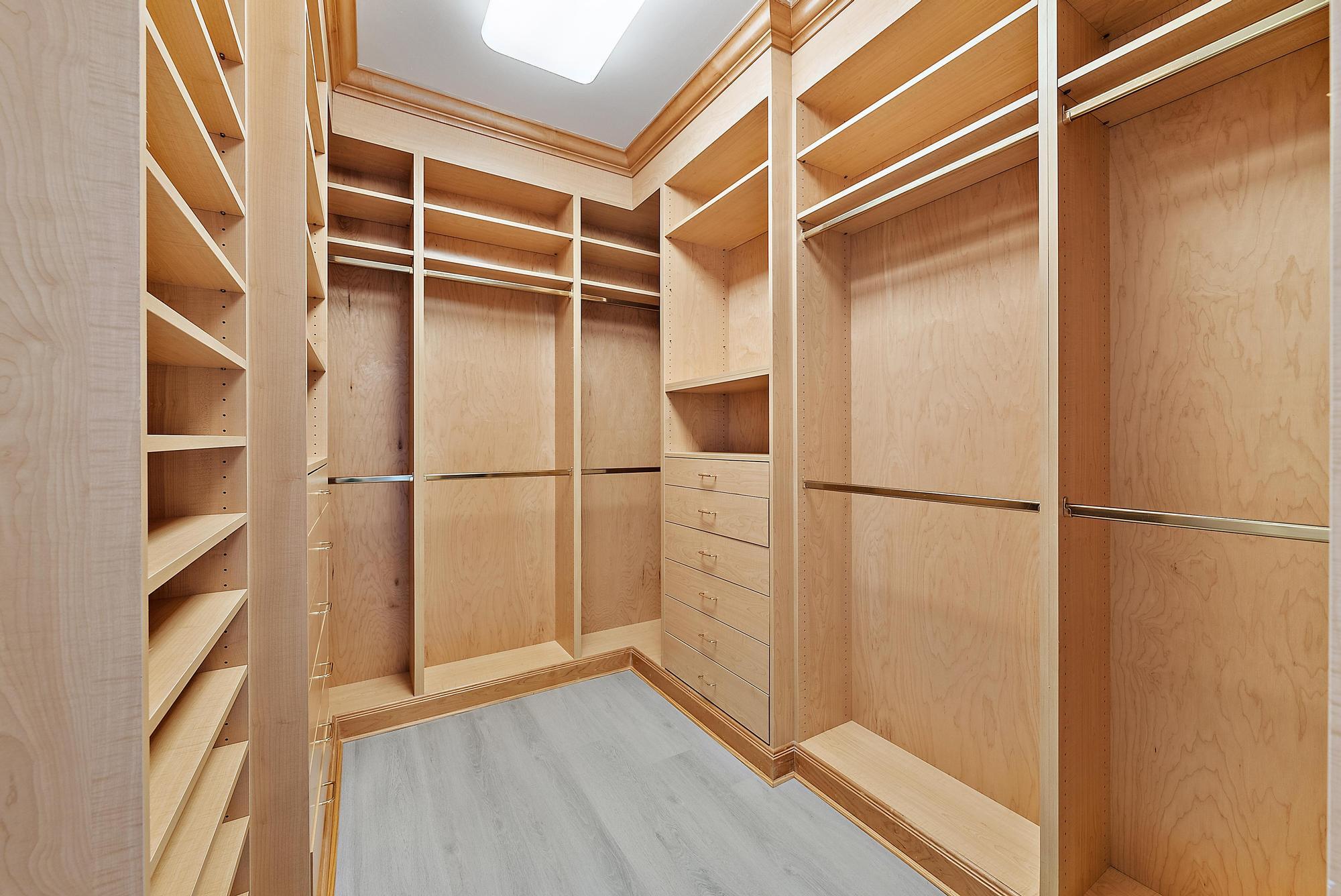ATHENA CONDO - Residential