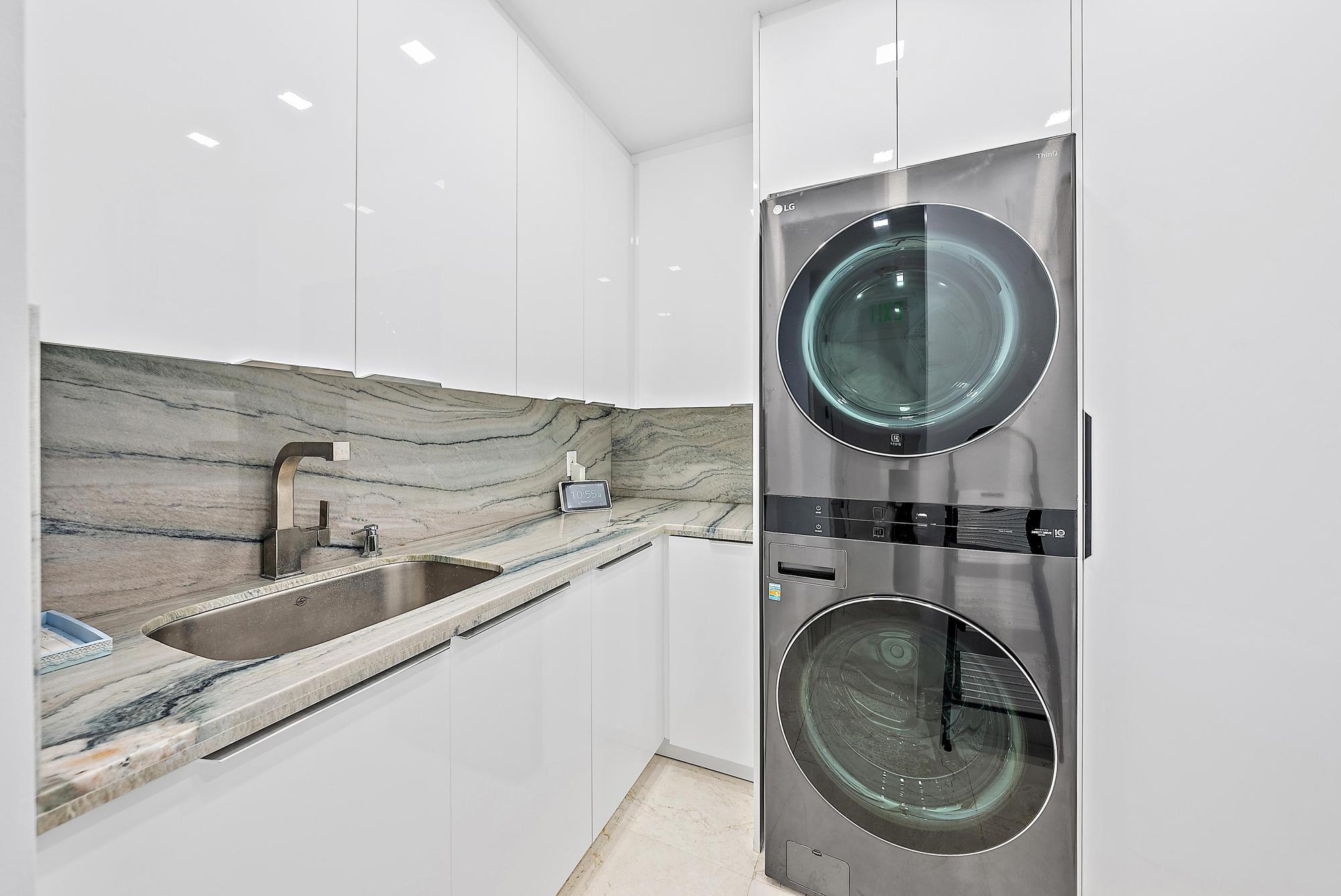 ATHENA CONDO - Residential