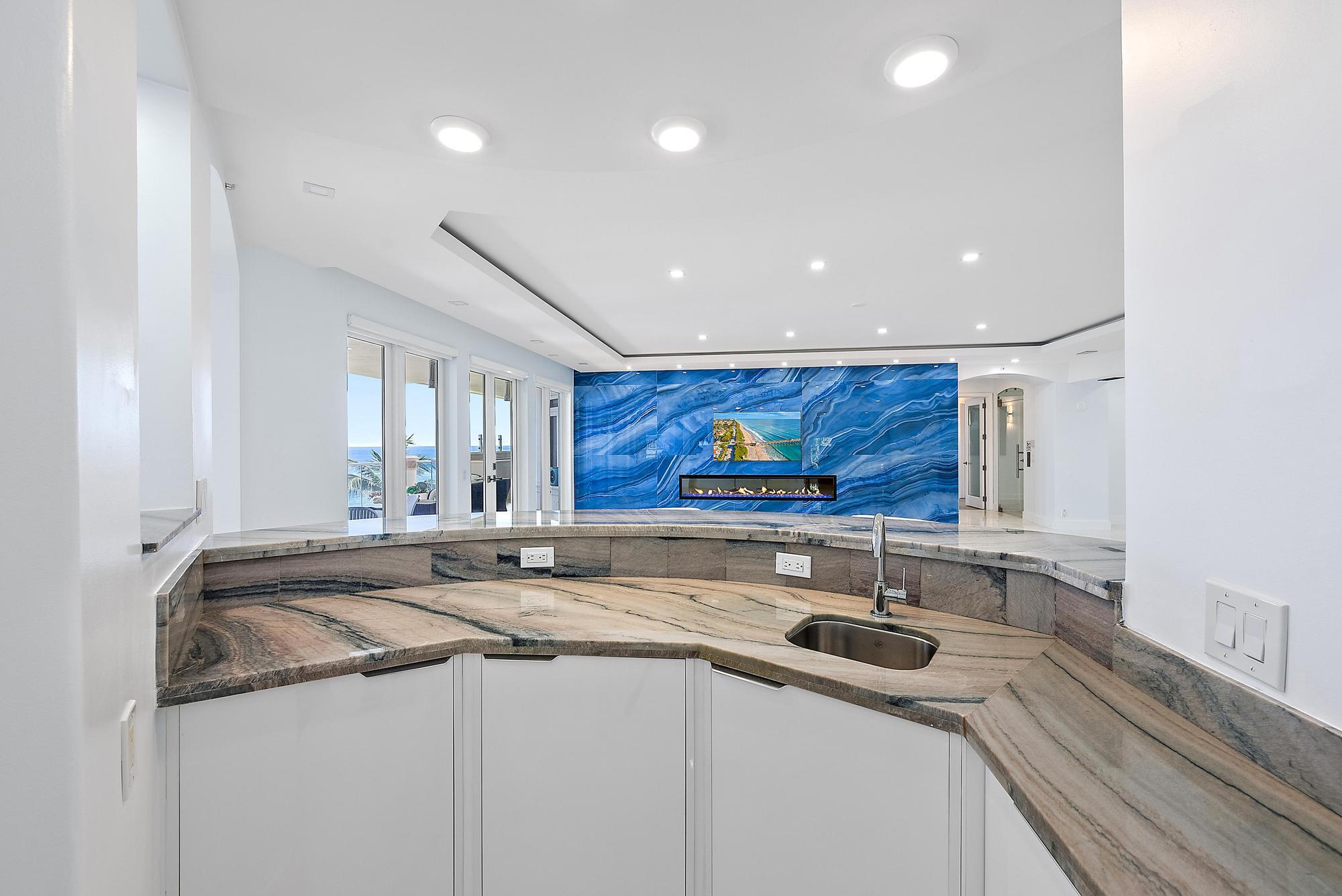 ATHENA CONDO - Residential