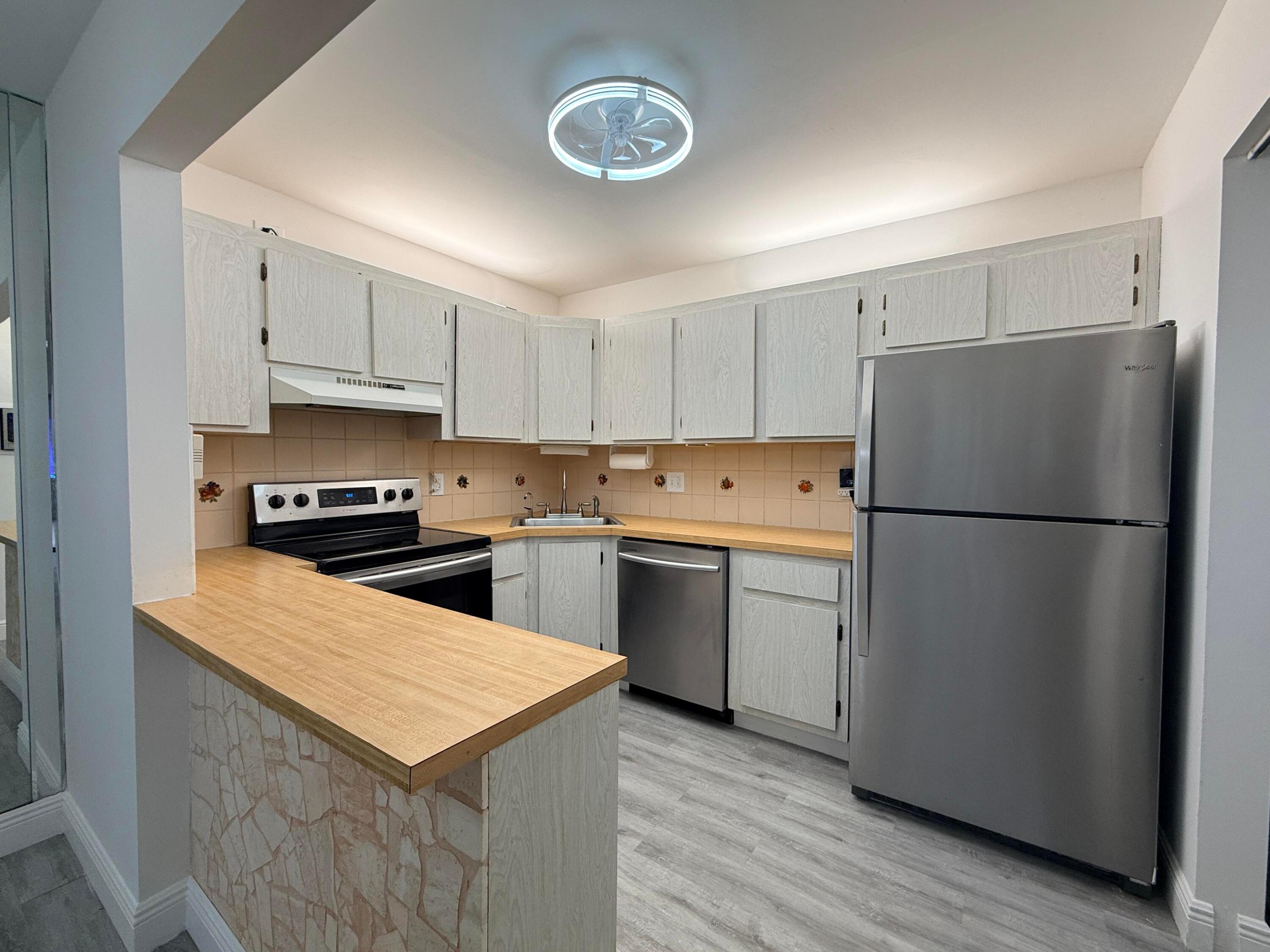 PINE RIDGE SOUTH III CONDO - Residential