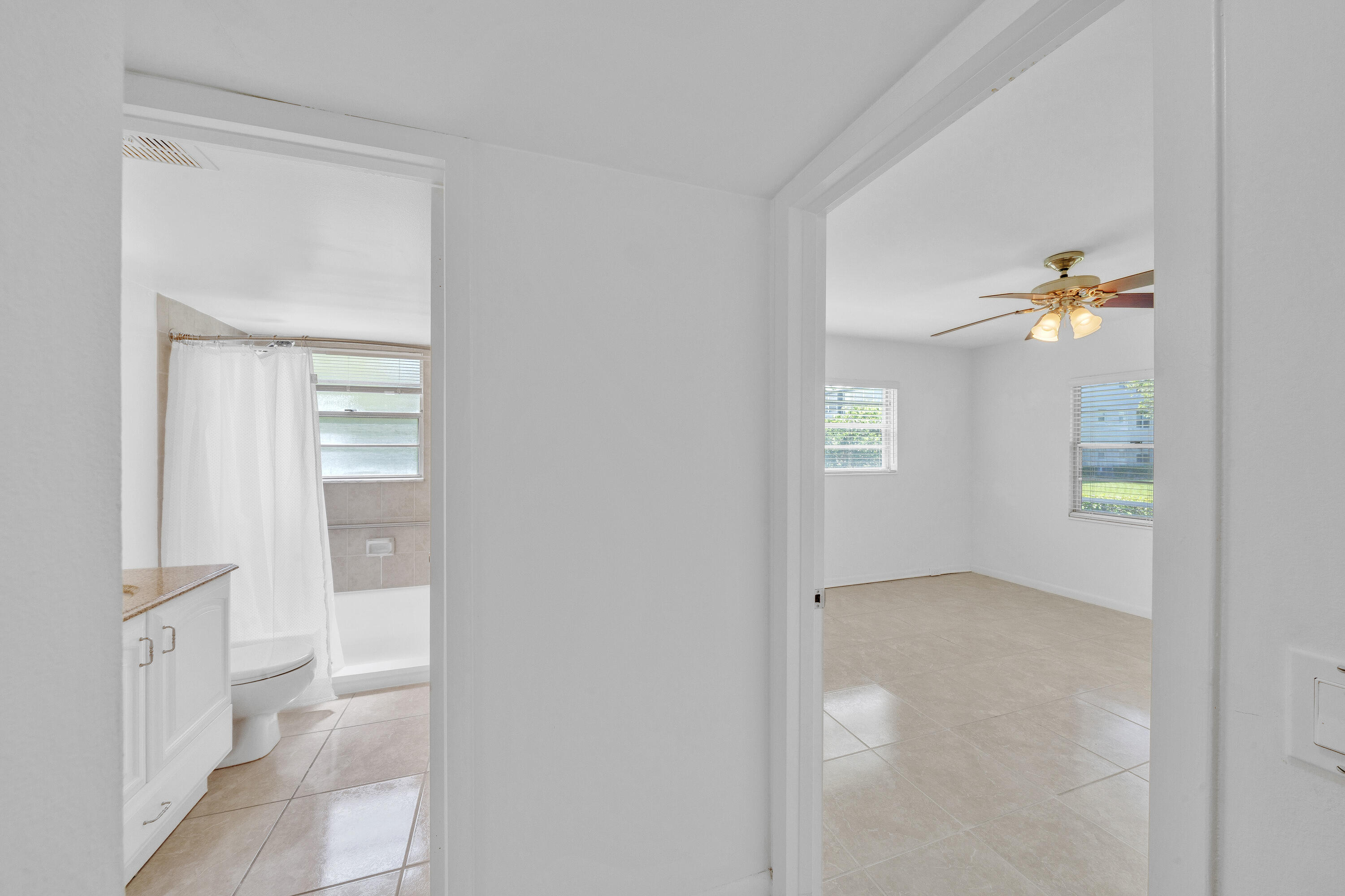 SUFFOLK AT CENTURY VILLAGE CONDO - Residential Lease