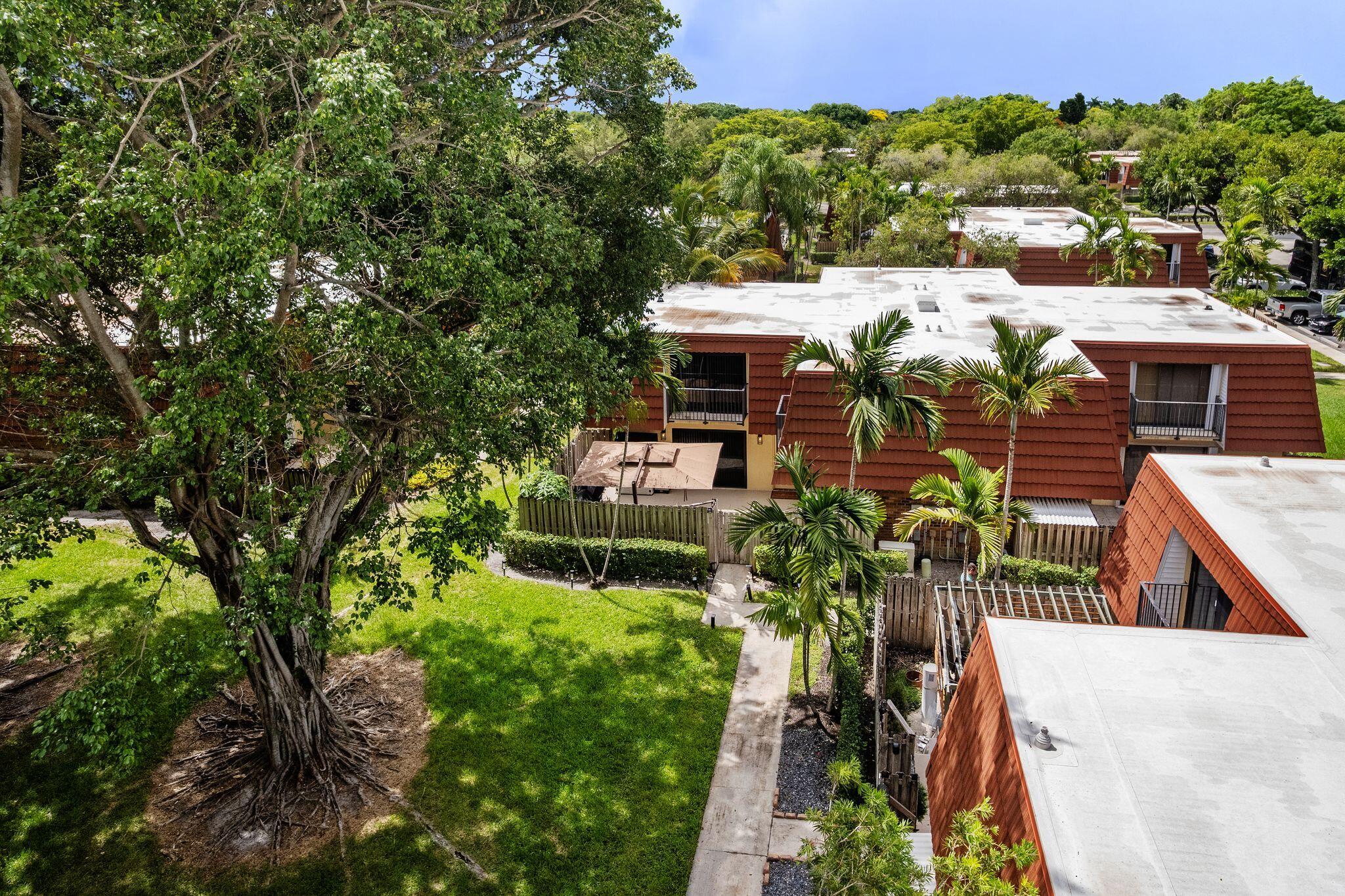 Waterford Courtyards in Jacaranda at Central Park - Residential