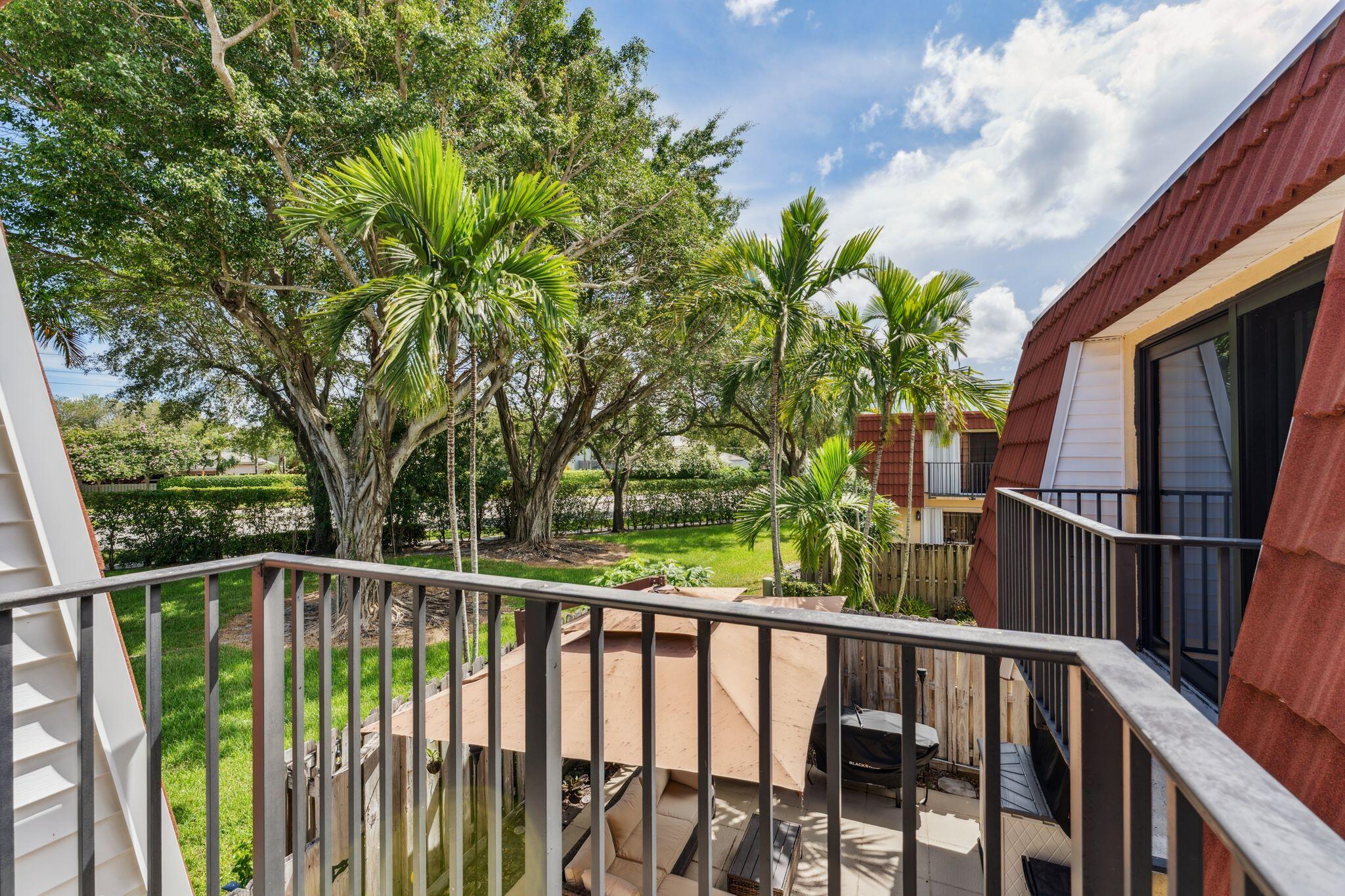 Waterford Courtyards in Jacaranda at Central Park - Residential