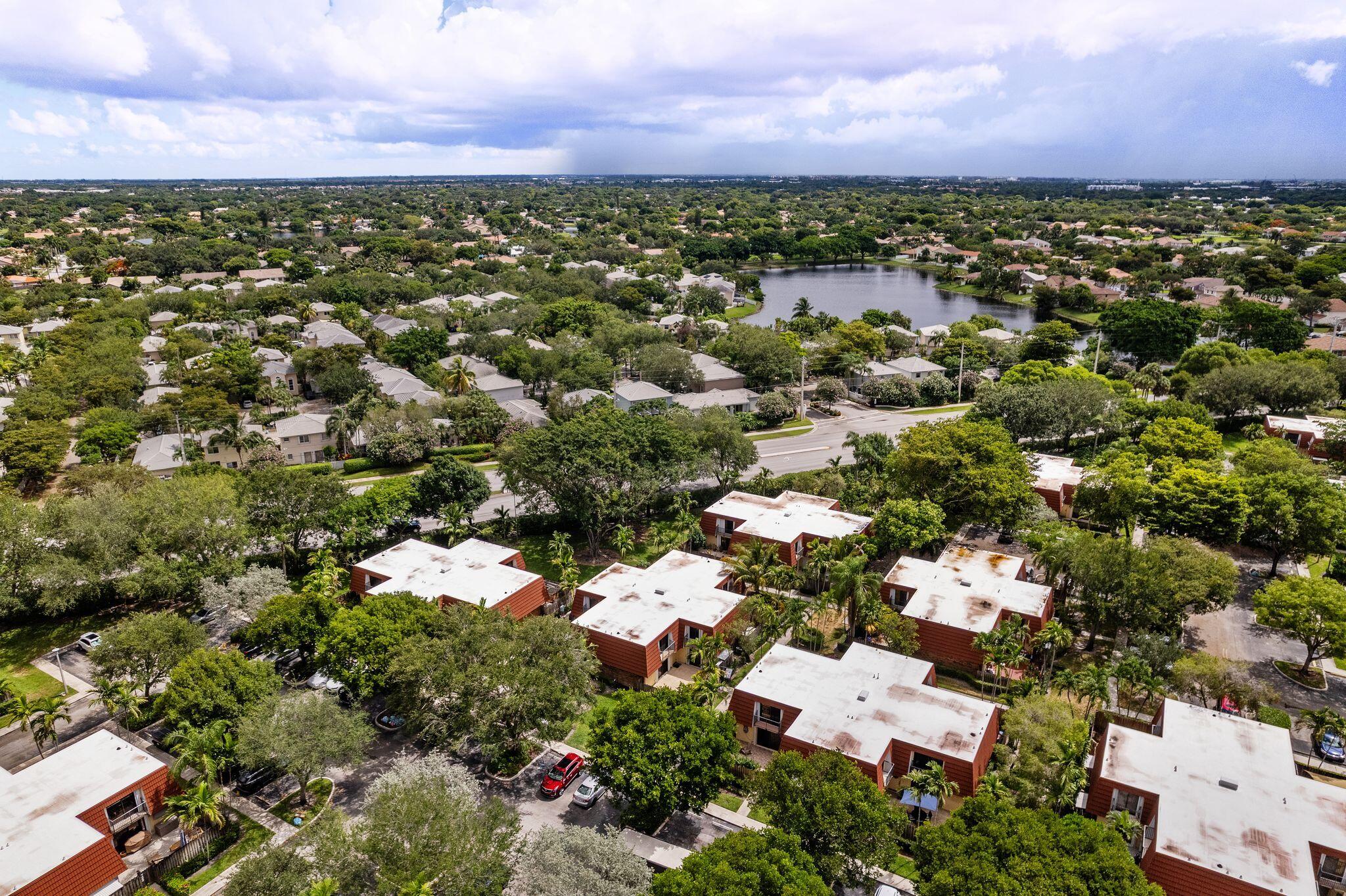 Waterford Courtyards in Jacaranda at Central Park - Residential