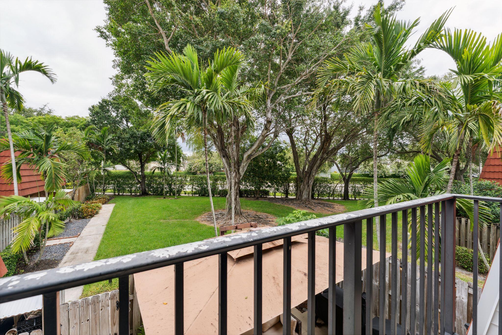 Waterford Courtyards in Jacaranda at Central Park - Residential