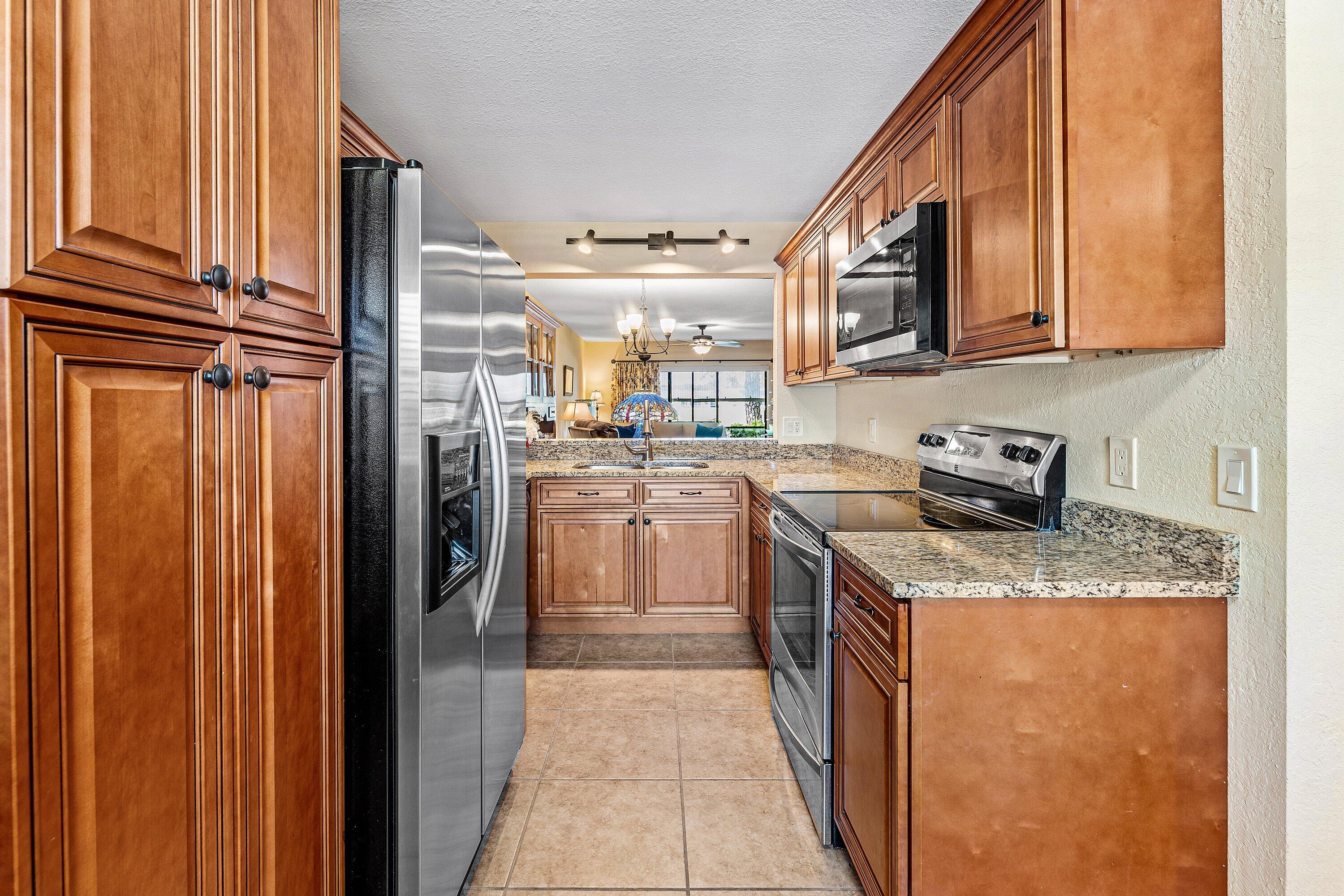 KEYSTONE CONDO - Residential