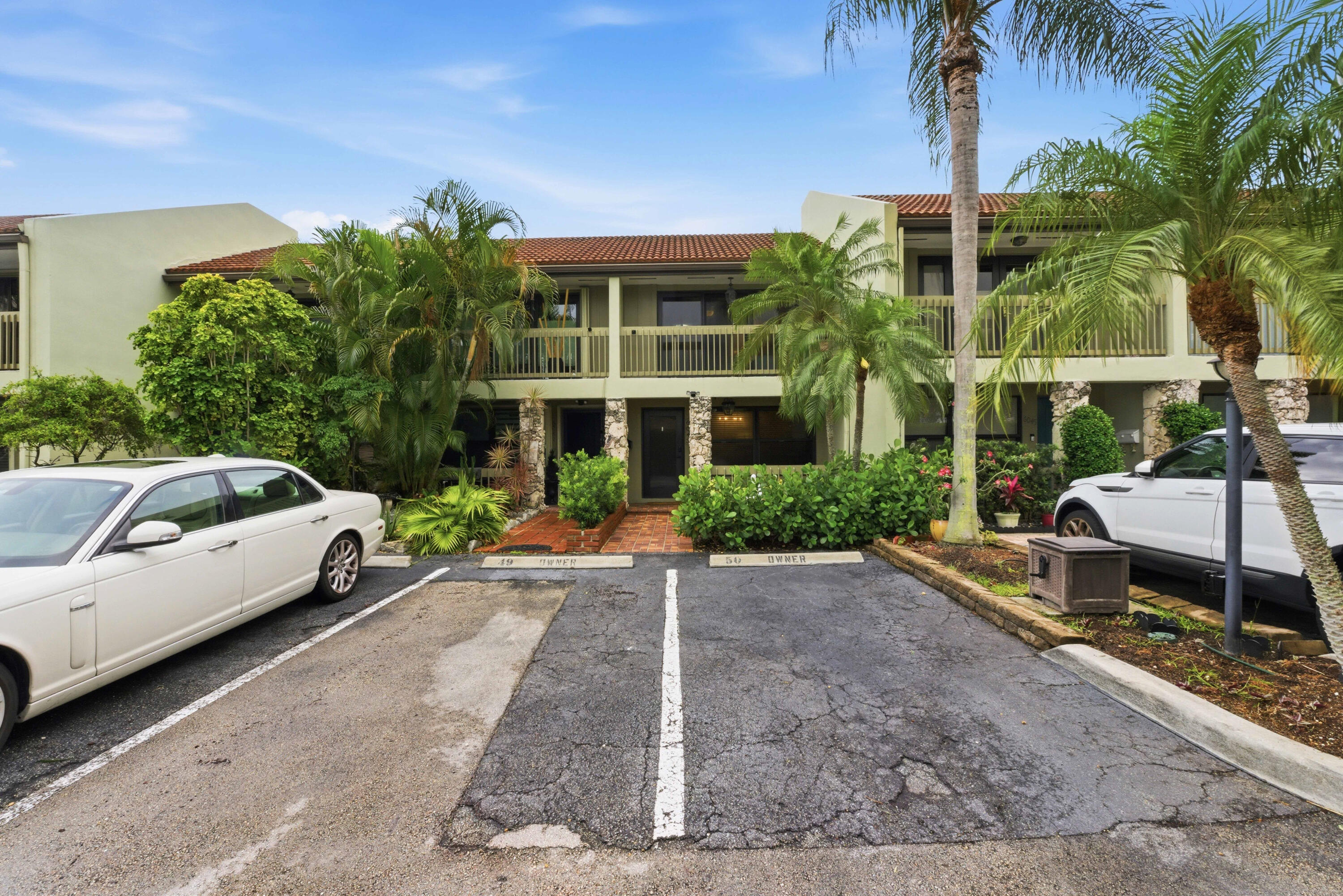 BAYVIEW VILLAGE CONDO - Residential