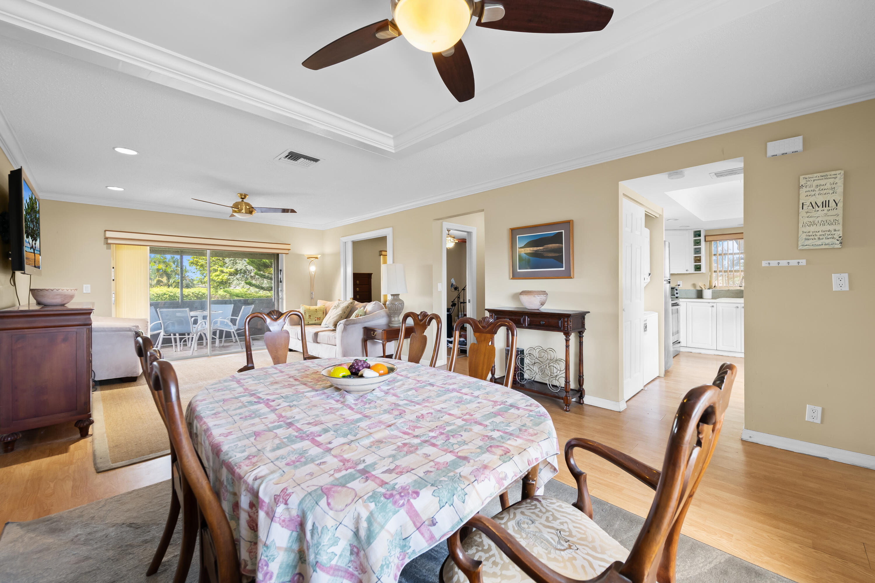 PALM GREENS AT VILLA DEL RAY CONDO II - Residential Lease