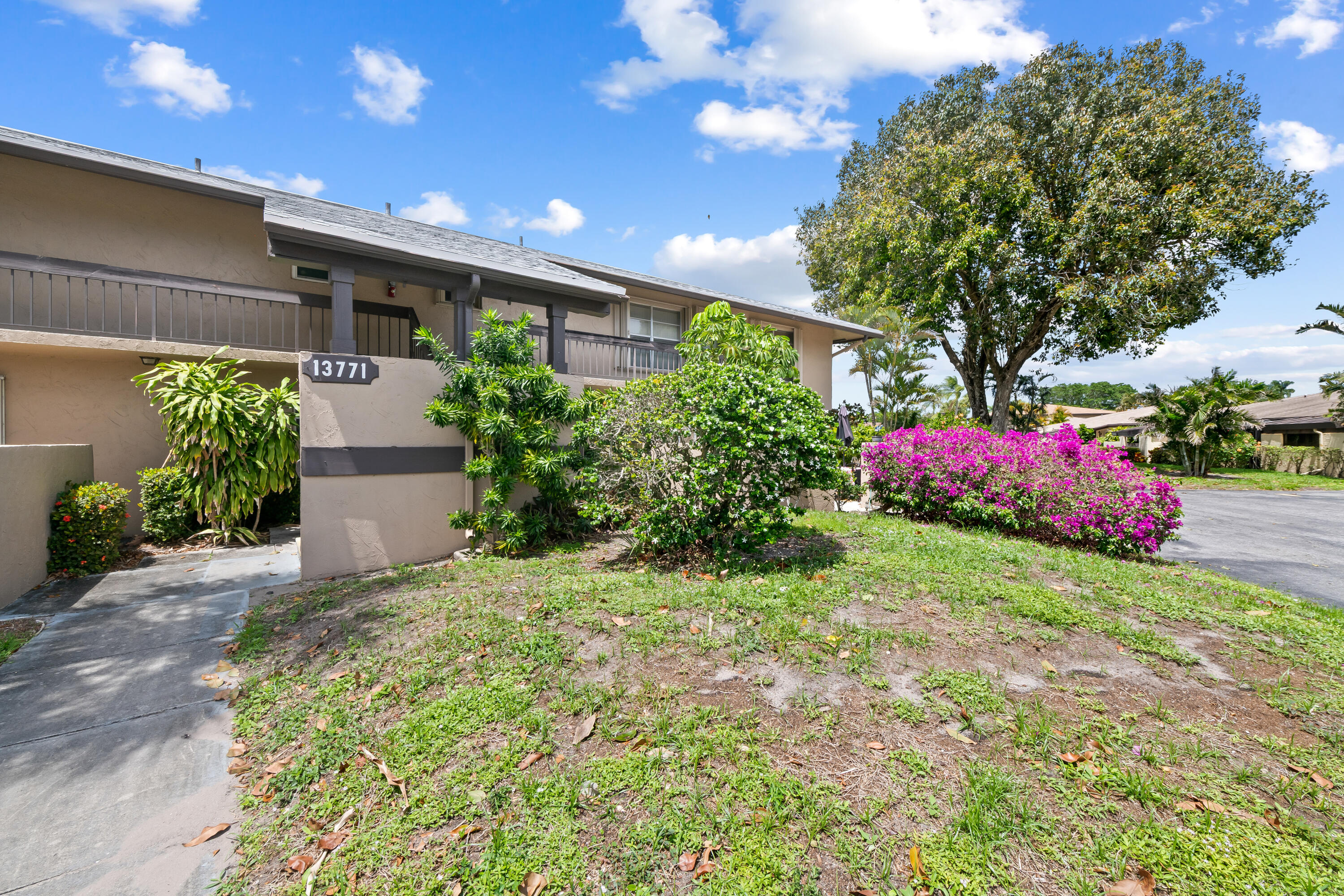 PALM GREENS AT VILLA DEL RAY CONDO II - Residential Lease