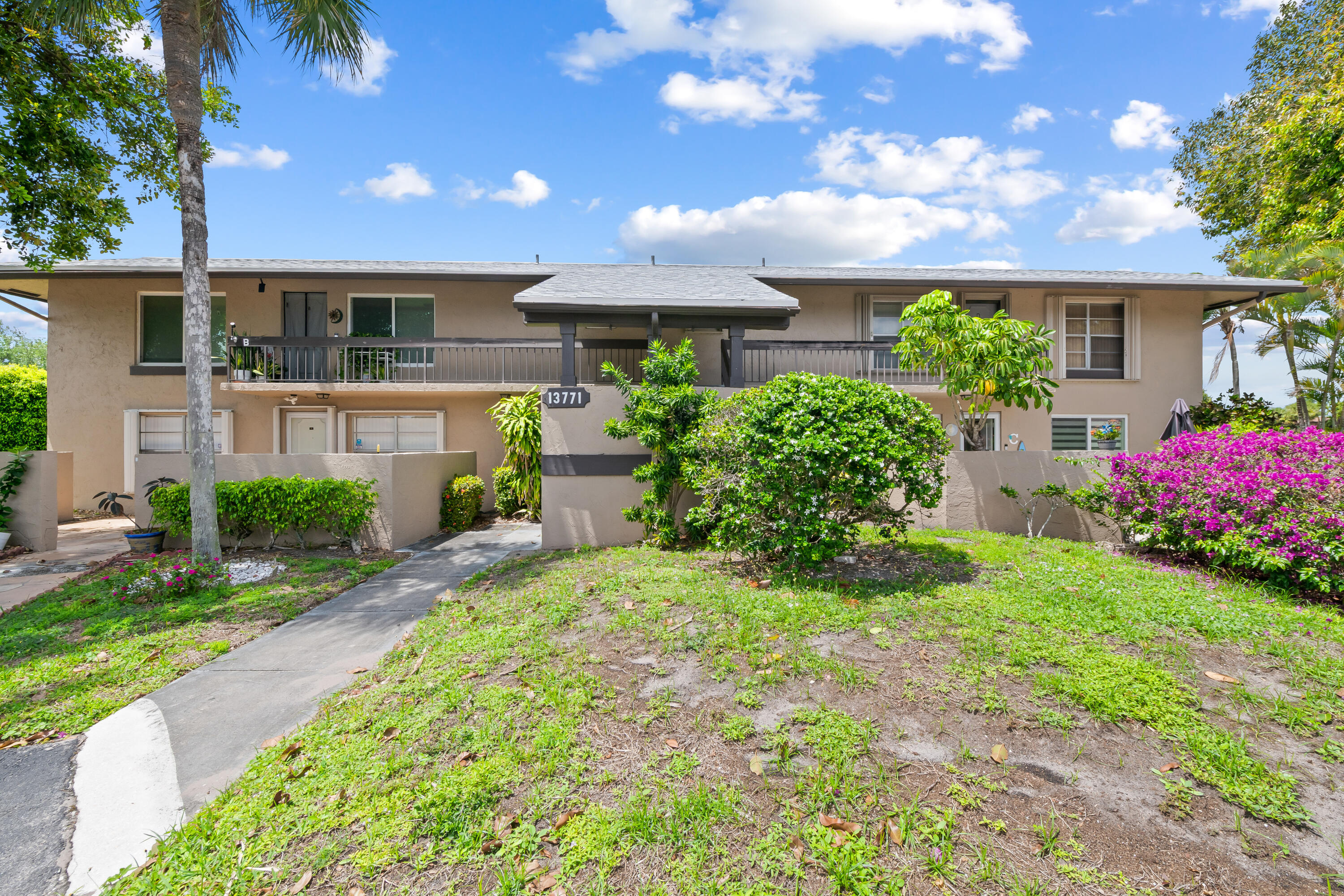 PALM GREENS AT VILLA DEL RAY CONDO II - Residential Lease