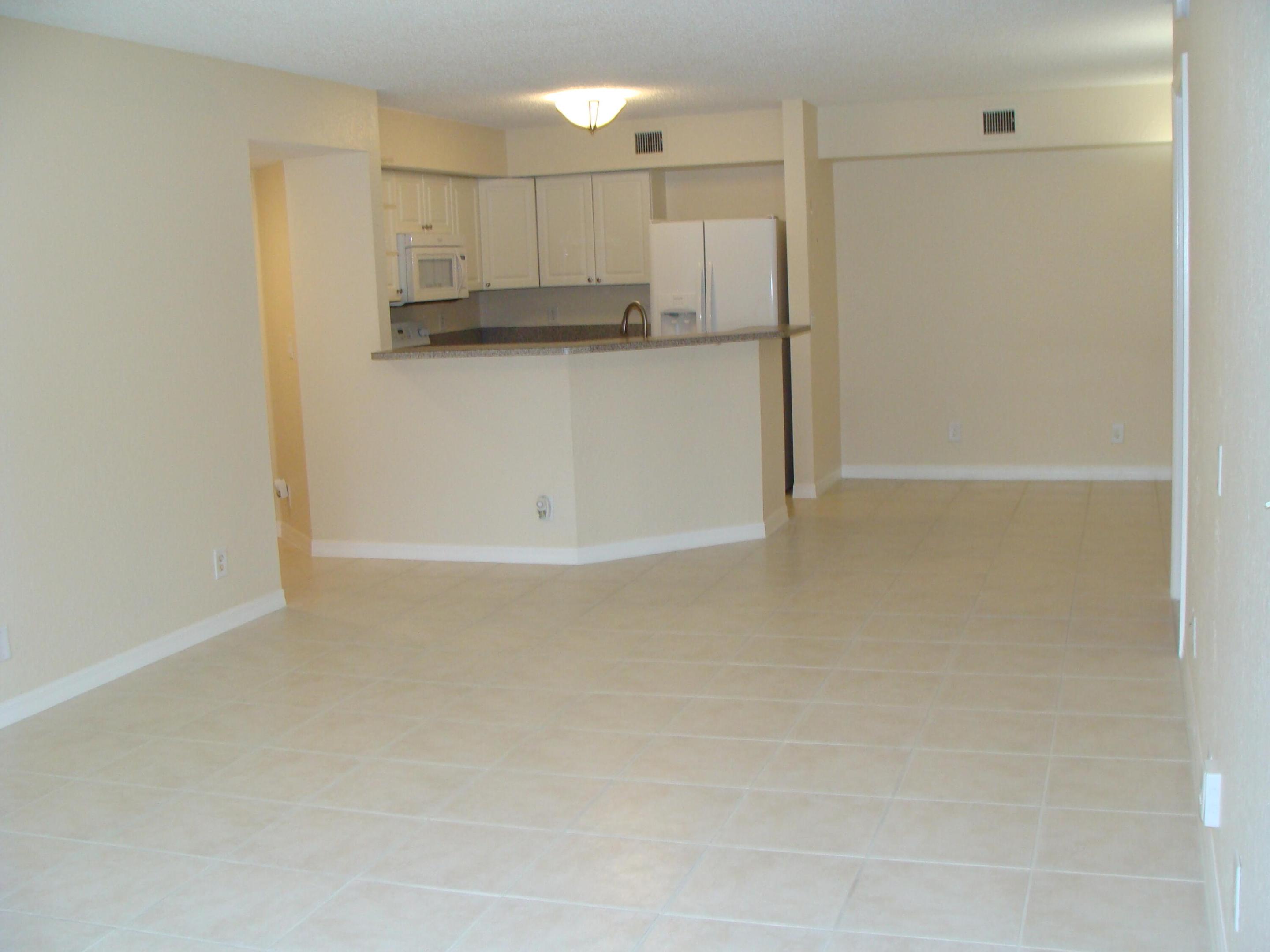 PINE HOLLOW II CONDO - Residential Lease