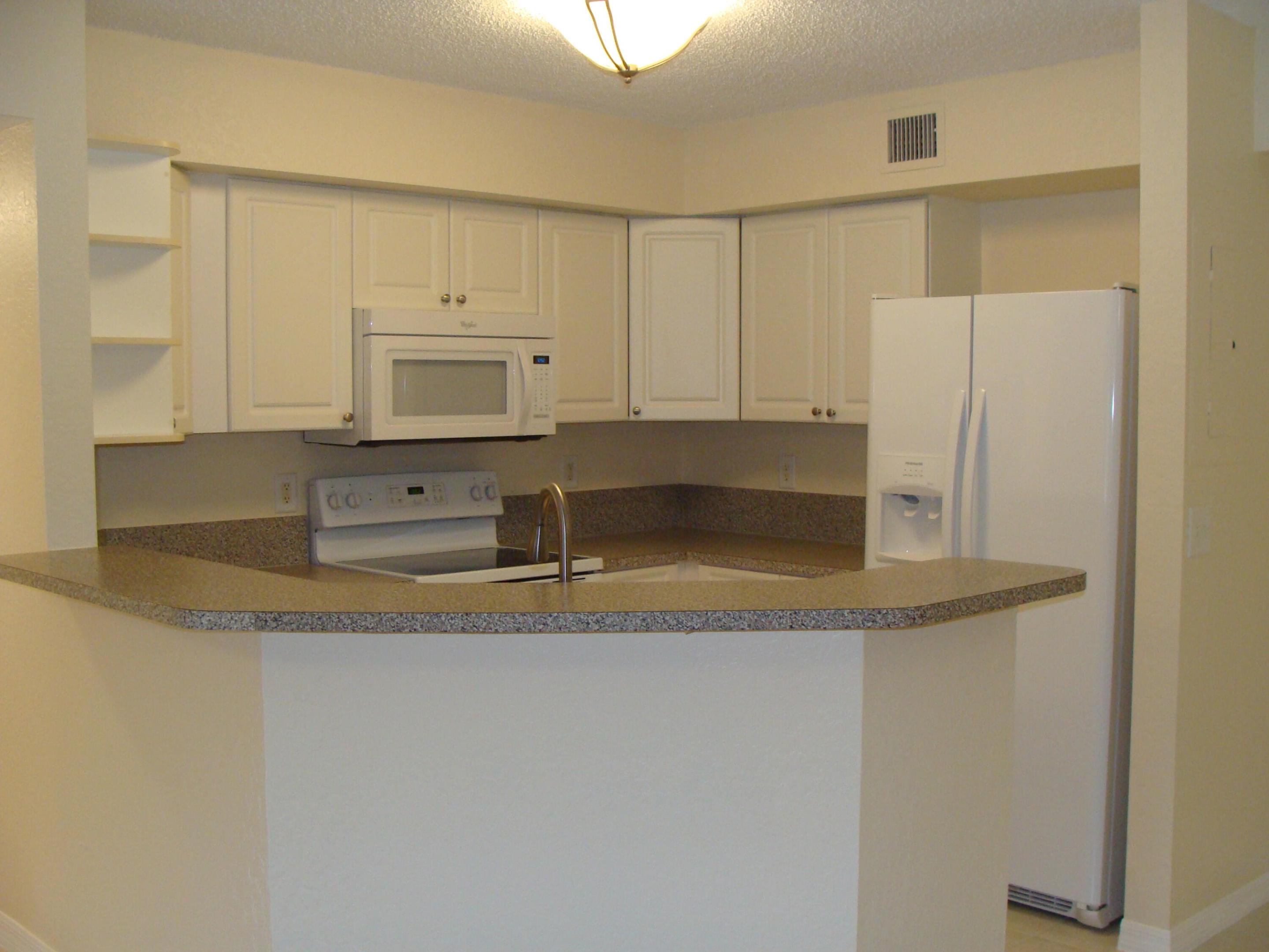 PINE HOLLOW II CONDO - Residential Lease