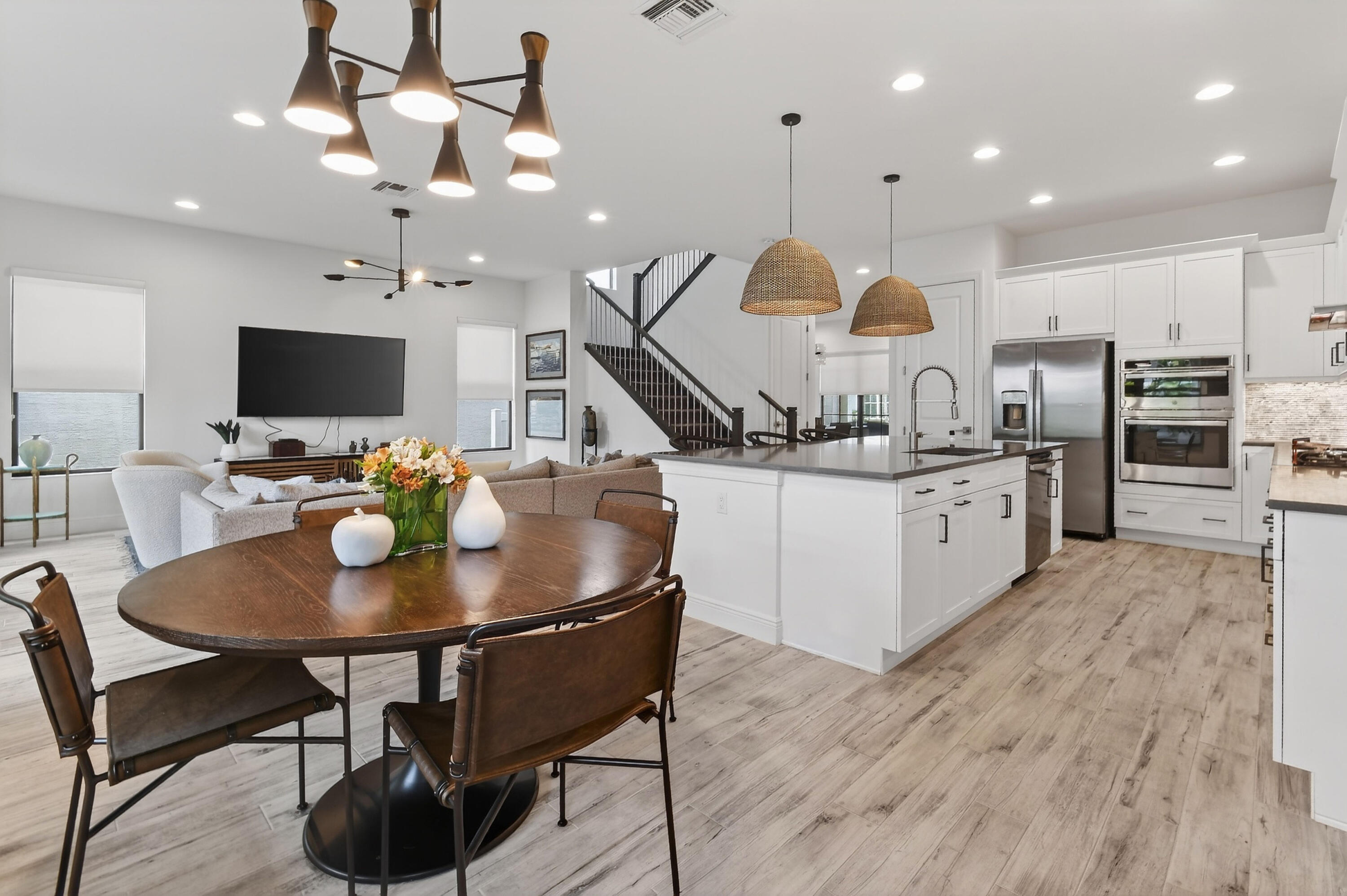 ALTON NEIGHBORHOOD - Residential Lease