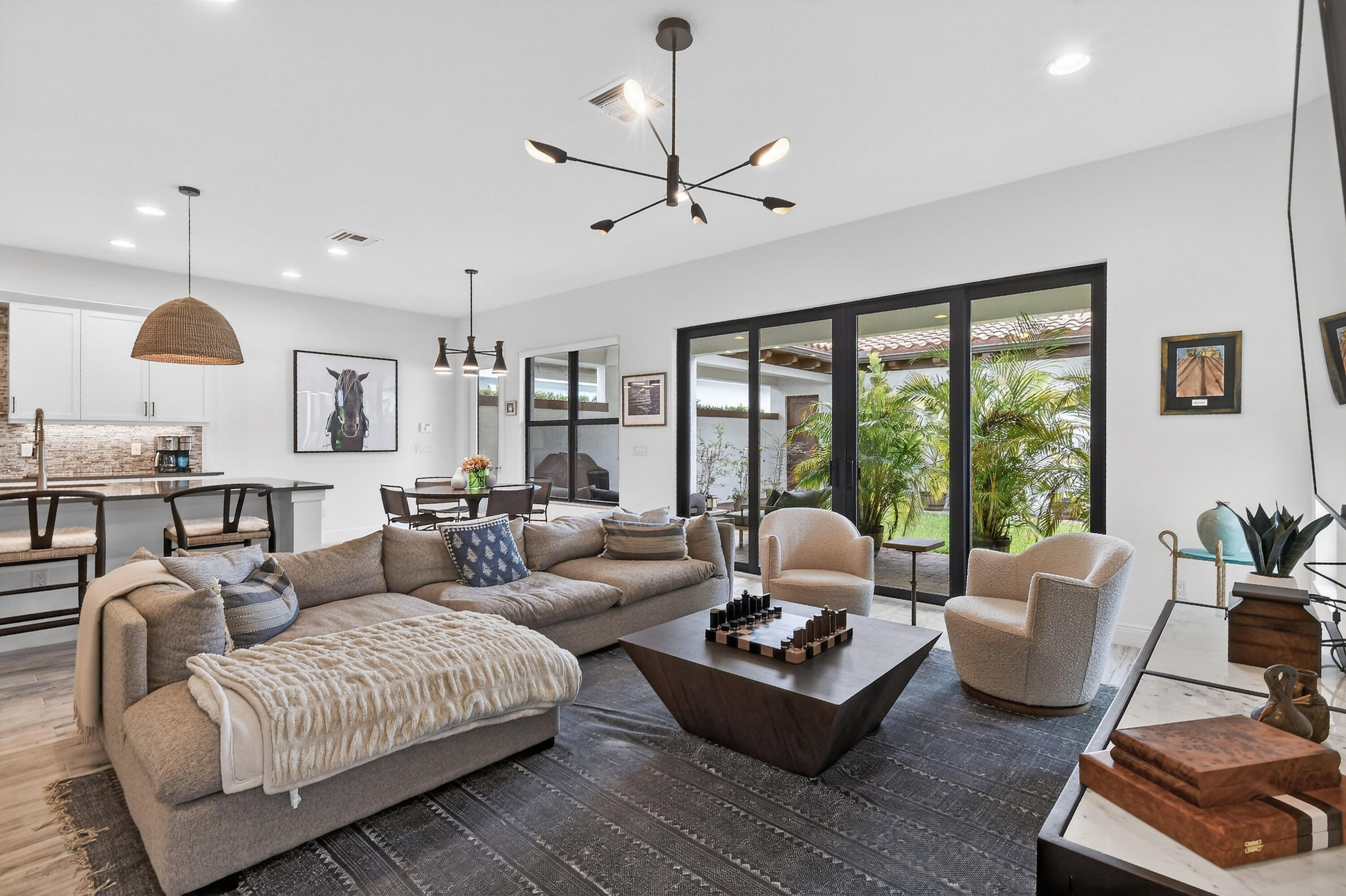 ALTON NEIGHBORHOOD - Residential Lease