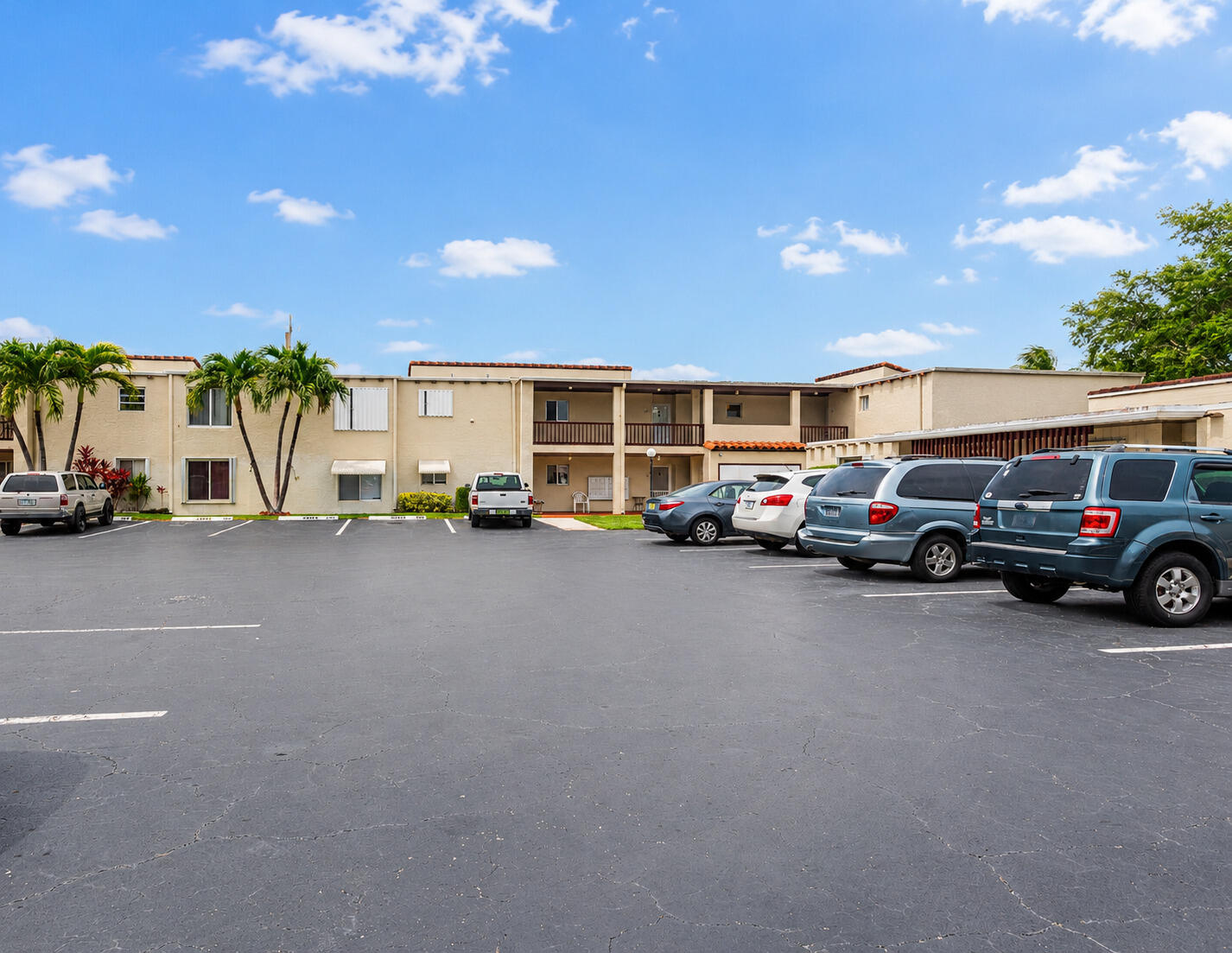BOUNDBROOK CONDO S - Residential