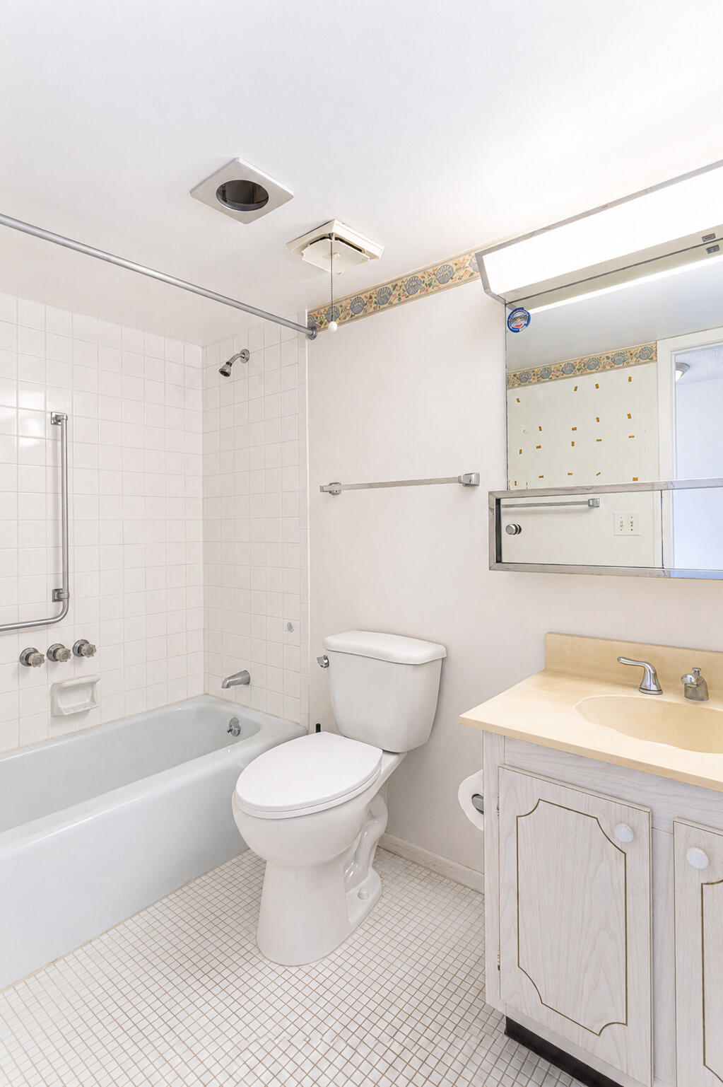 BOUNDBROOK CONDO S - Residential