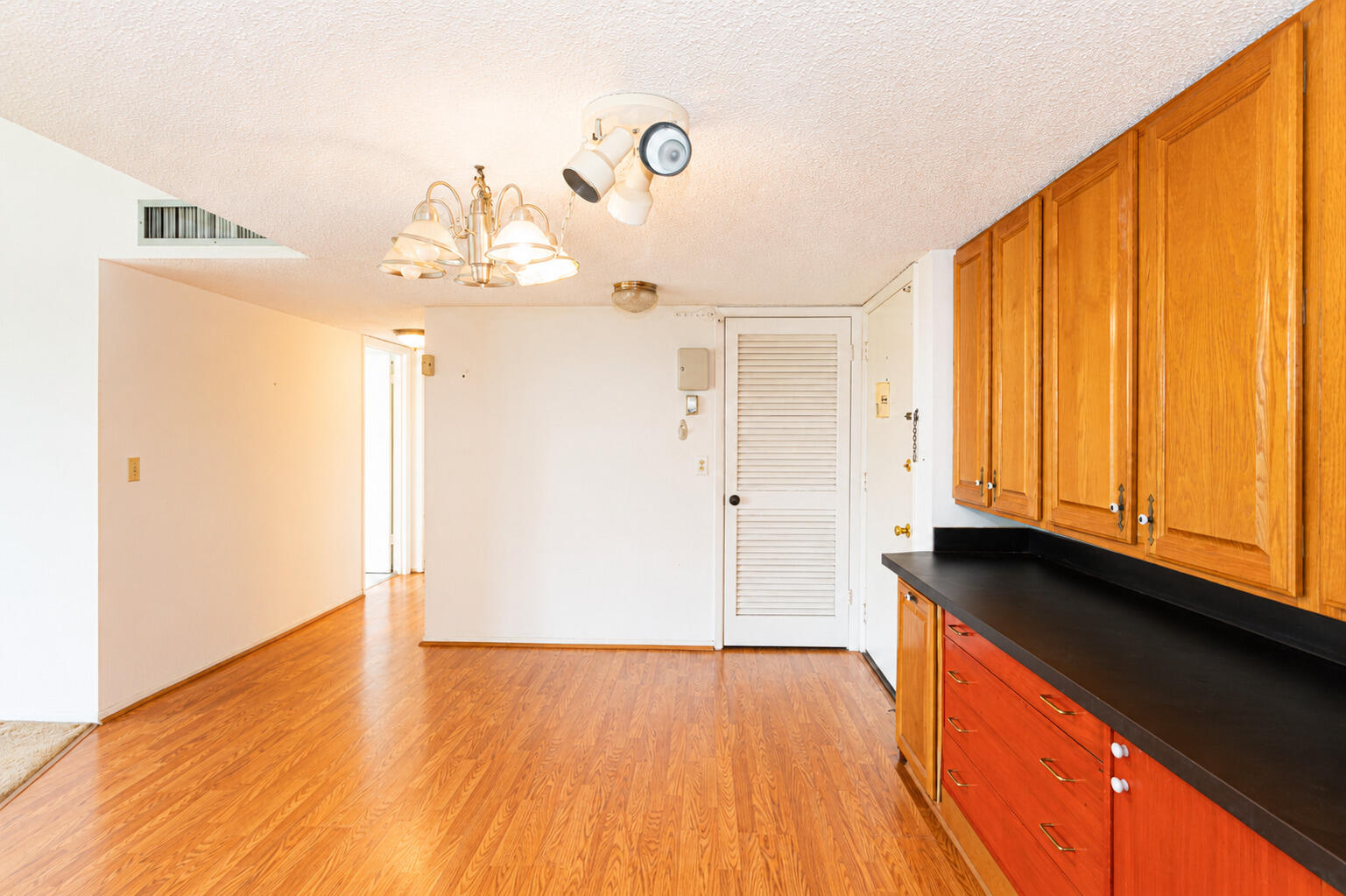 BOUNDBROOK CONDO S - Residential