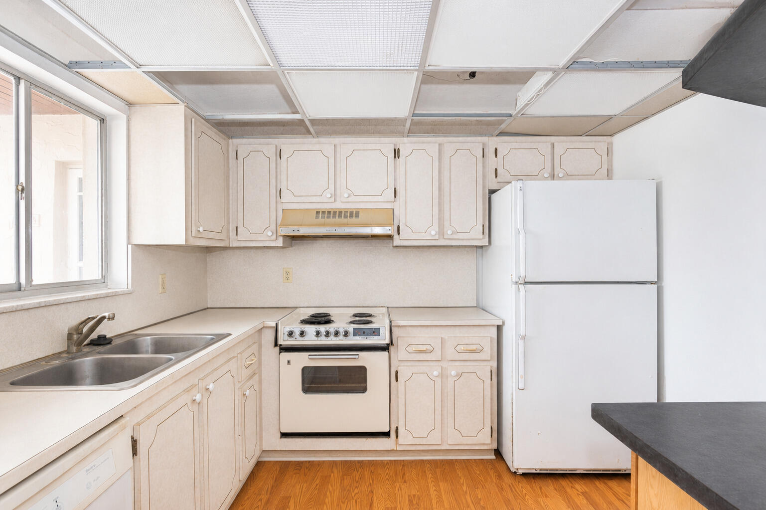 BOUNDBROOK CONDO S - Residential