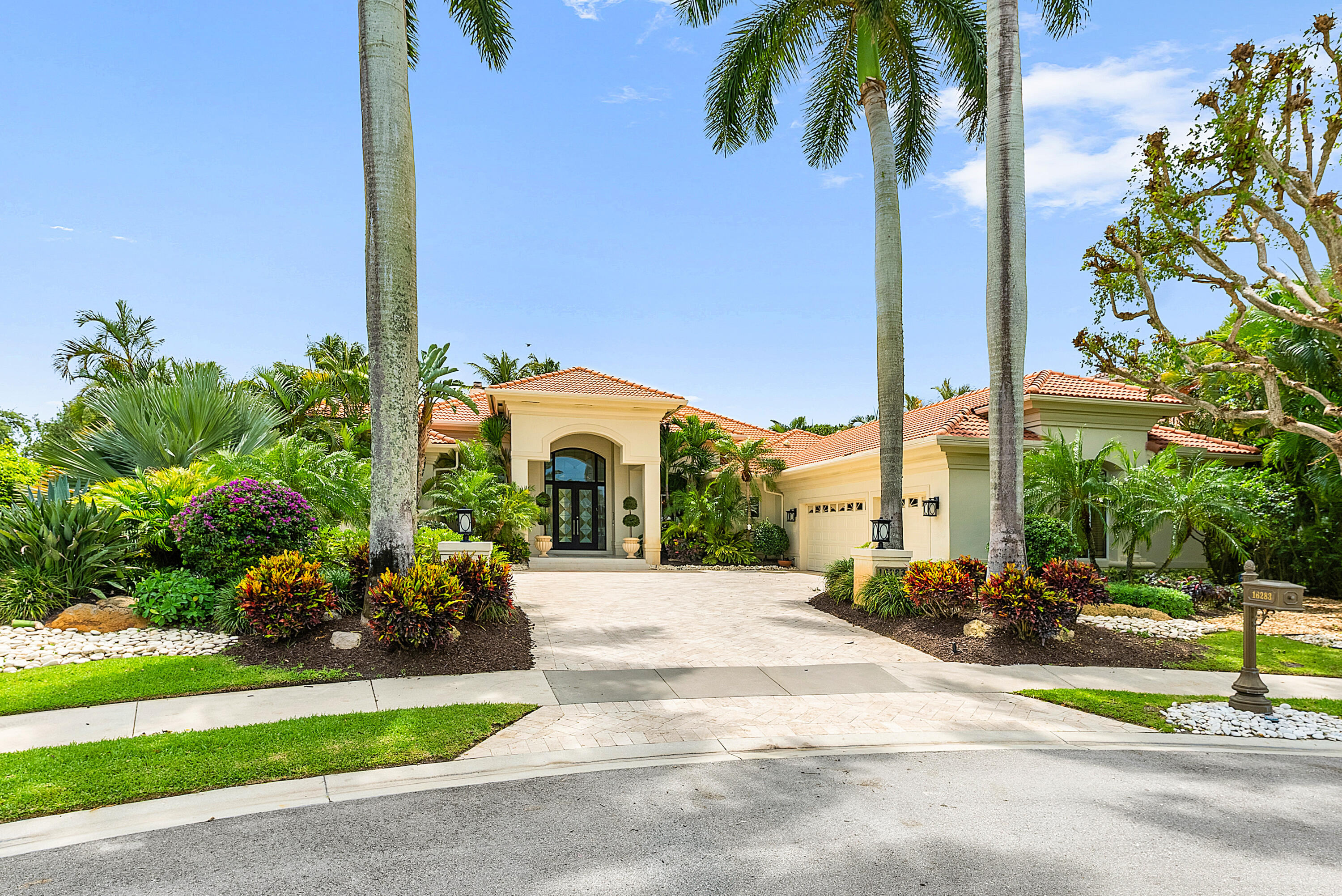 VINTAGE OAKS / POLO CLUB - Residential