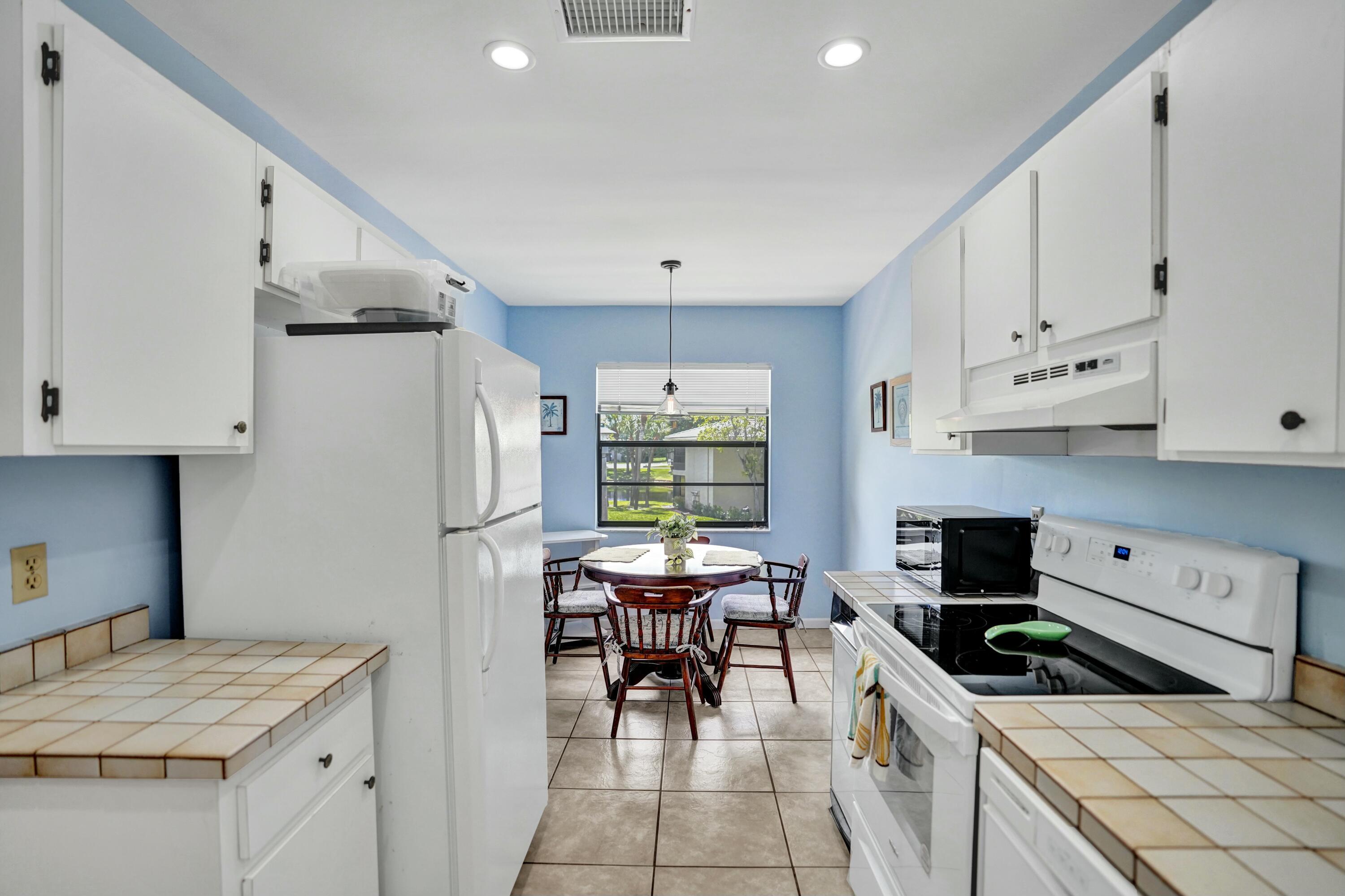 STRATFORD AT HUNTERS RUN CONDO - Residential