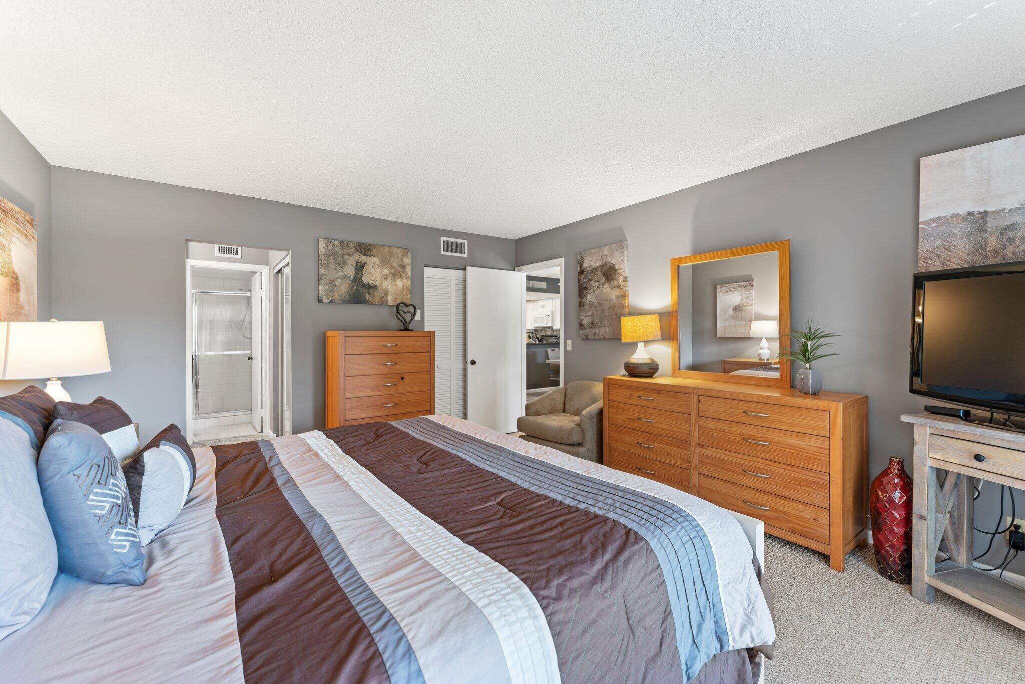 GOLF VILLAS CONDO - Residential