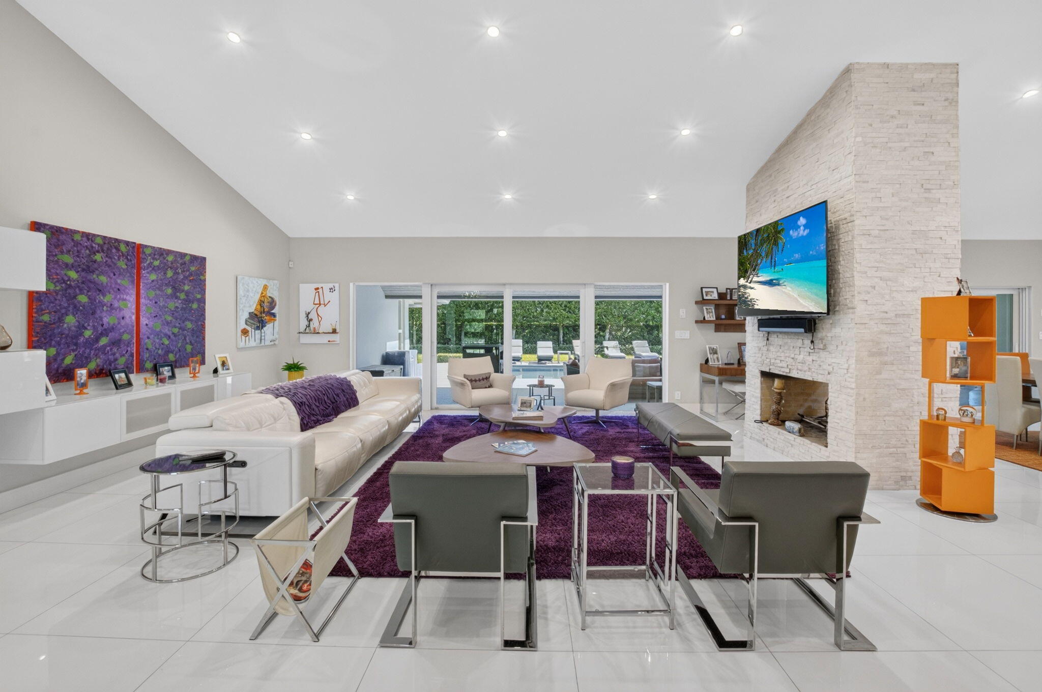 WOODFIELD HUNT CLUB - Residential