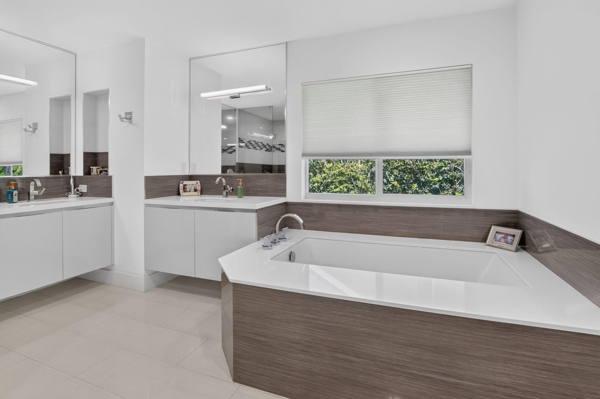 WOODFIELD HUNT CLUB - Residential