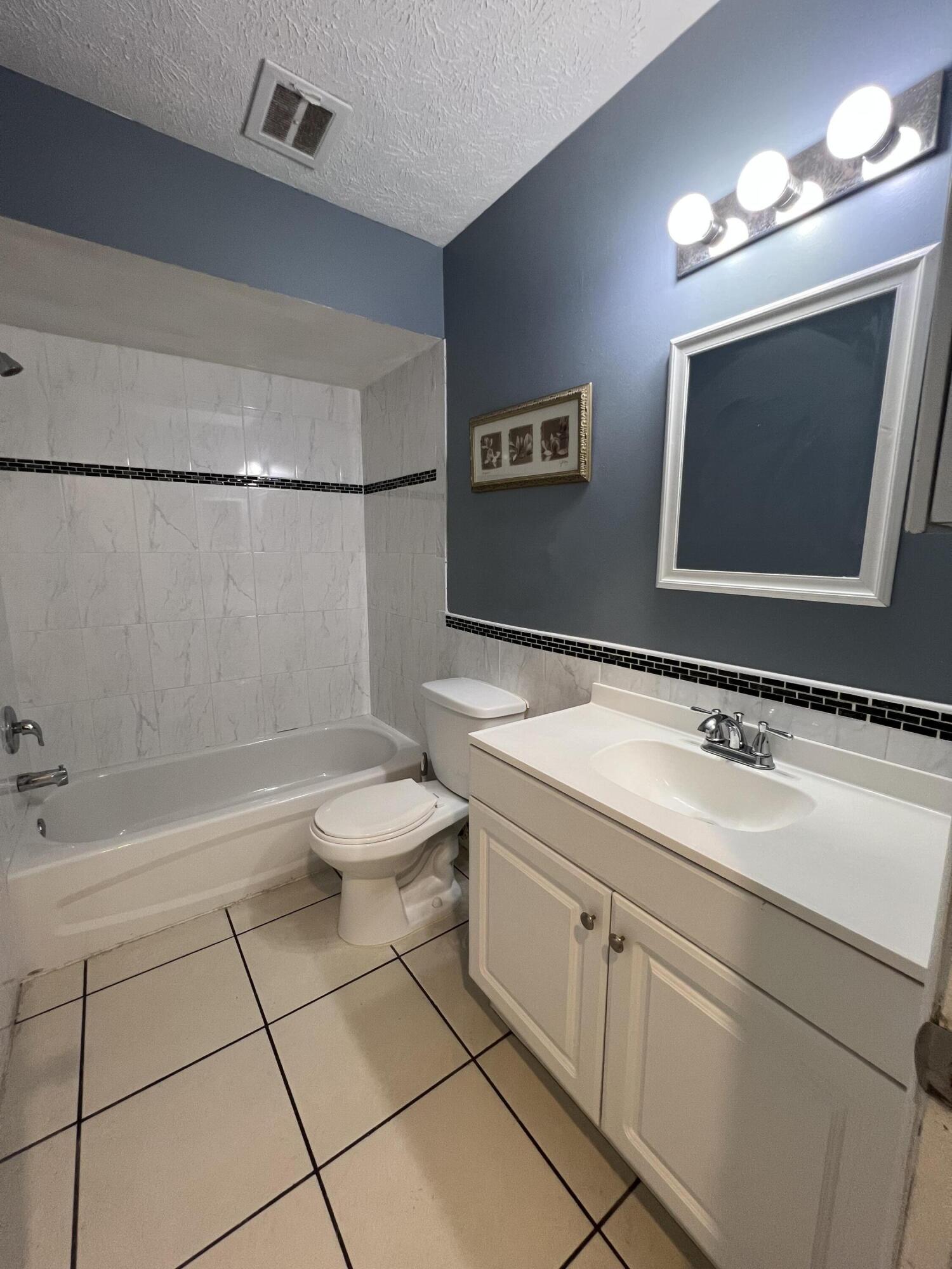 PORT ST LUCIE SECTION 27 - Residential Lease