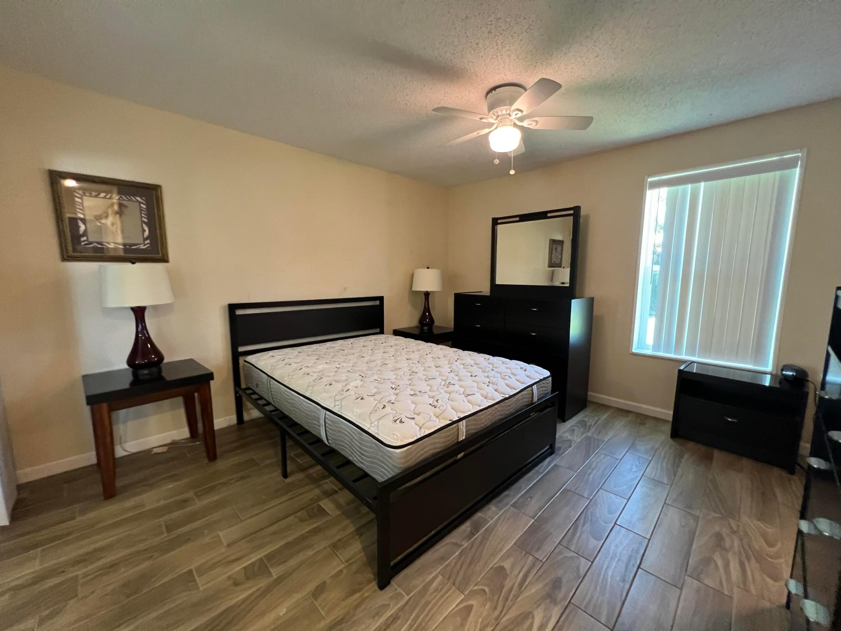 PORT ST LUCIE SECTION 27 - Residential Lease