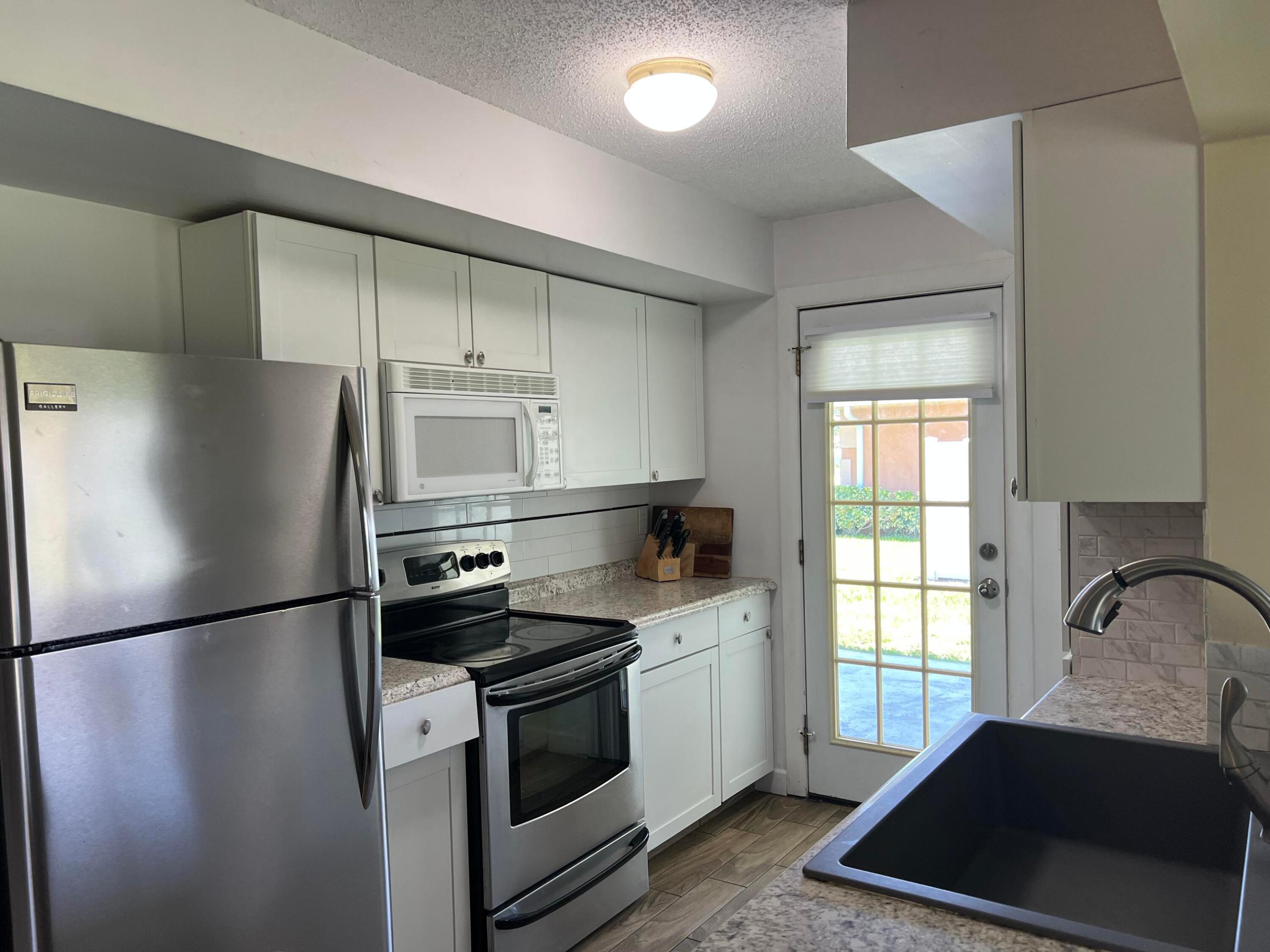 PORT ST LUCIE SECTION 27 - Residential Lease