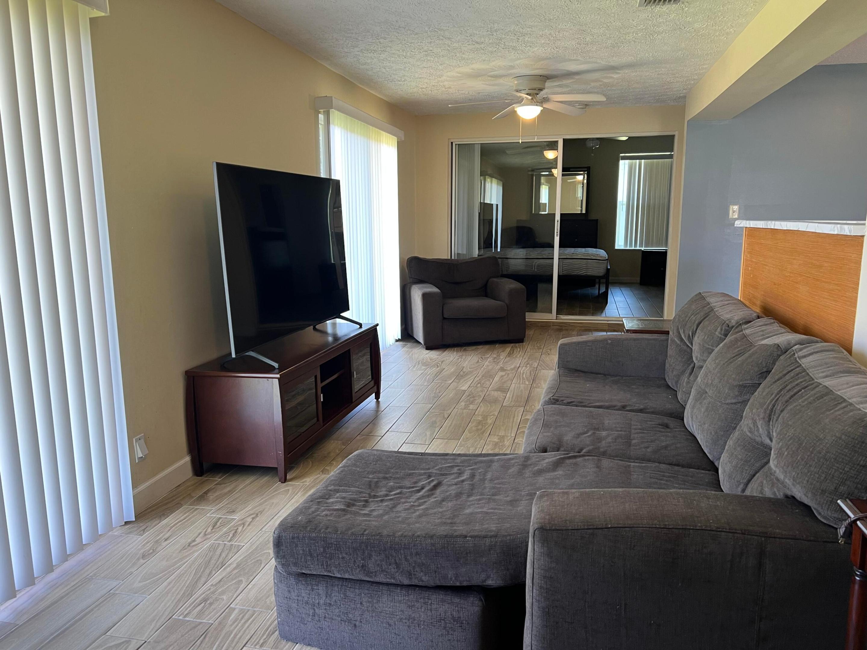 PORT ST LUCIE SECTION 27 - Residential Lease