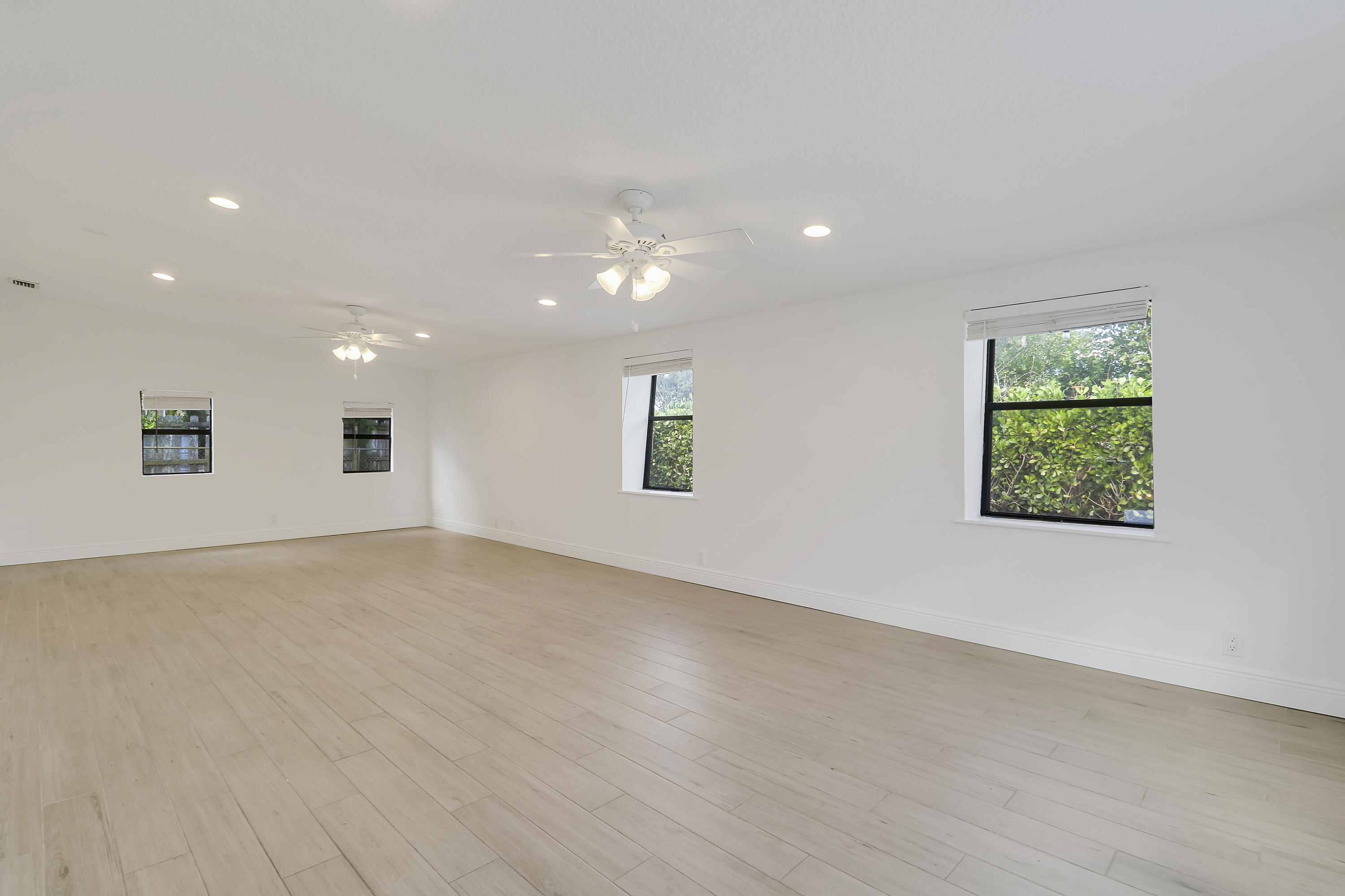 NORTH PALM BEACH VILLAGE - Residential Lease