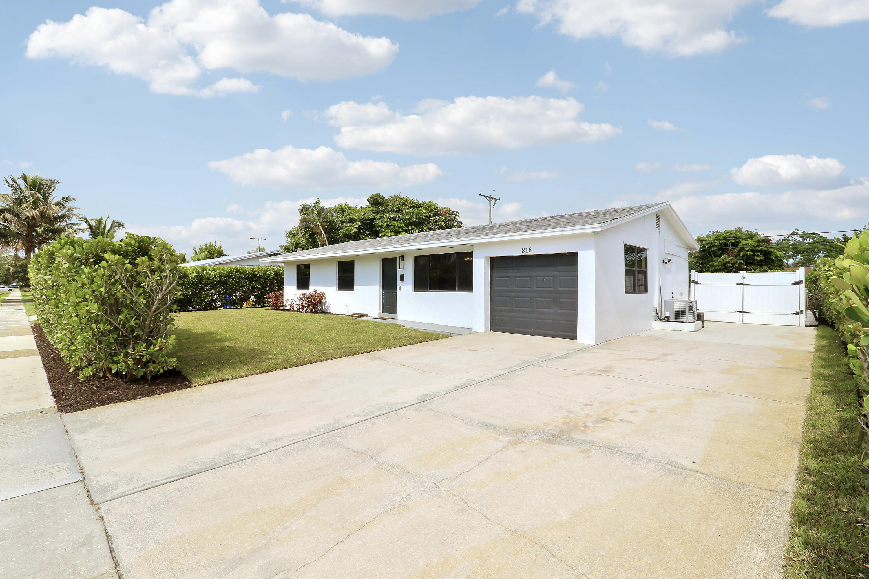 NORTH PALM BEACH VILLAGE - Residential Lease