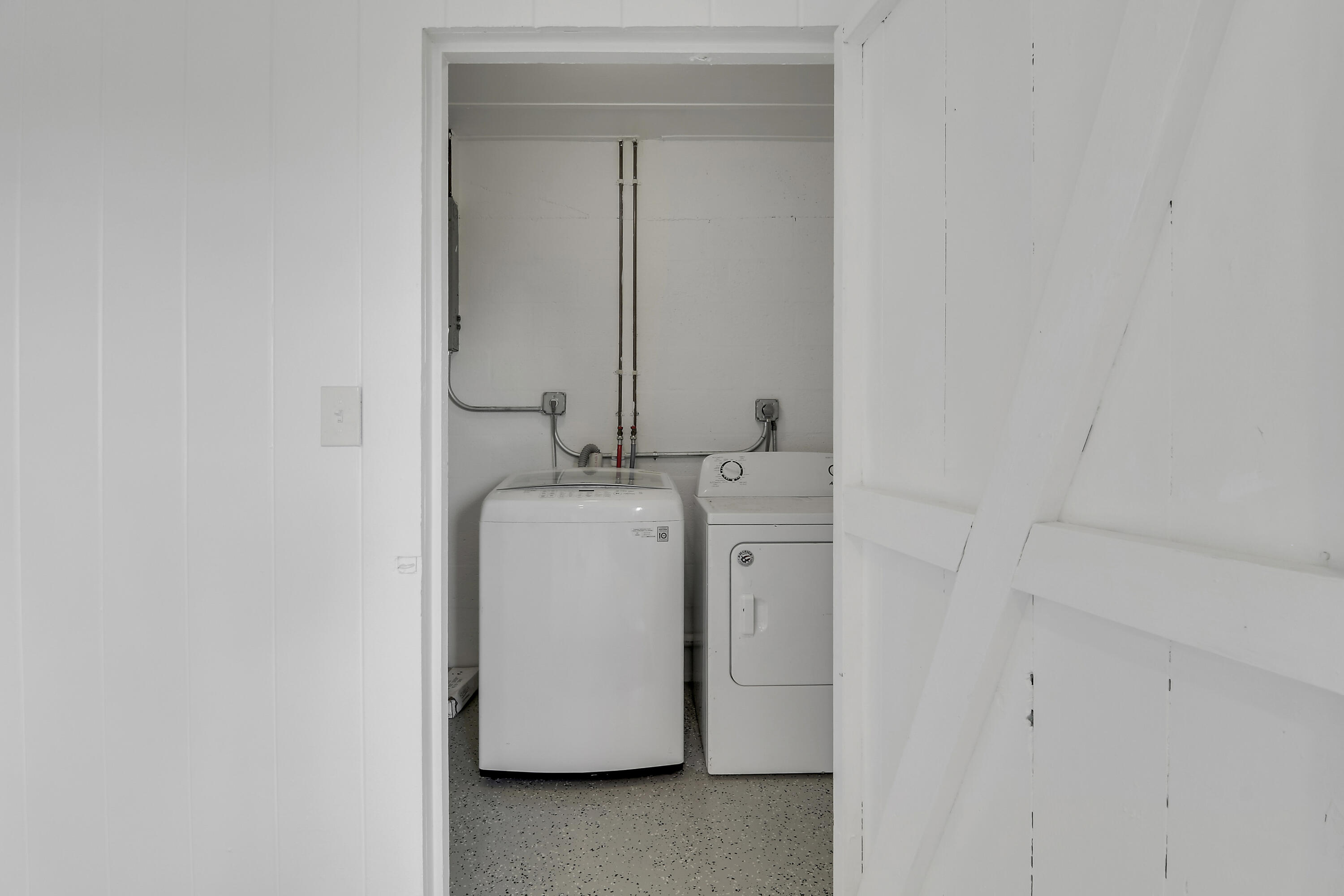 NORTH PALM BEACH VILLAGE - Residential Lease