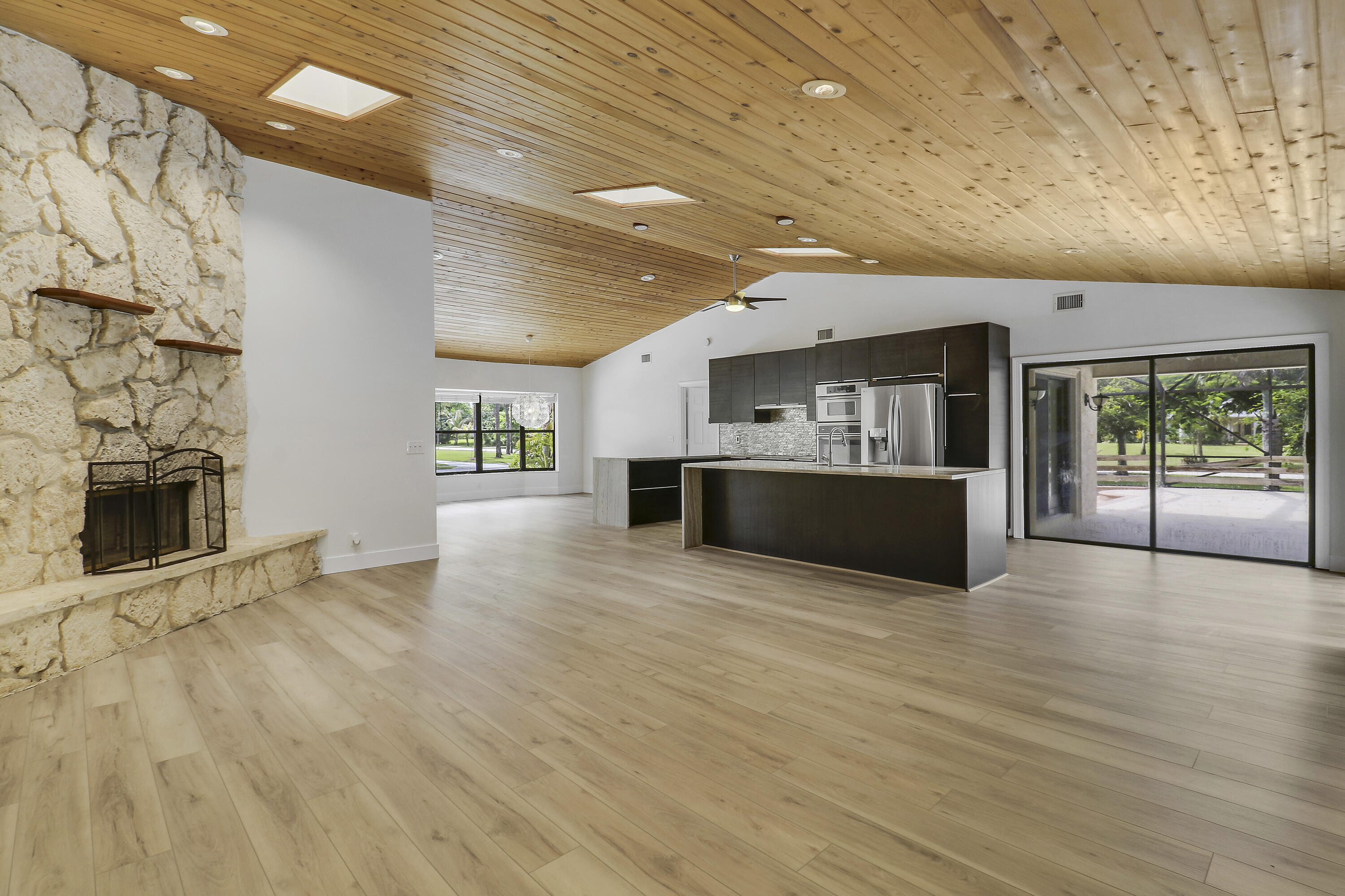 Palm Beach Country Estates - Residential