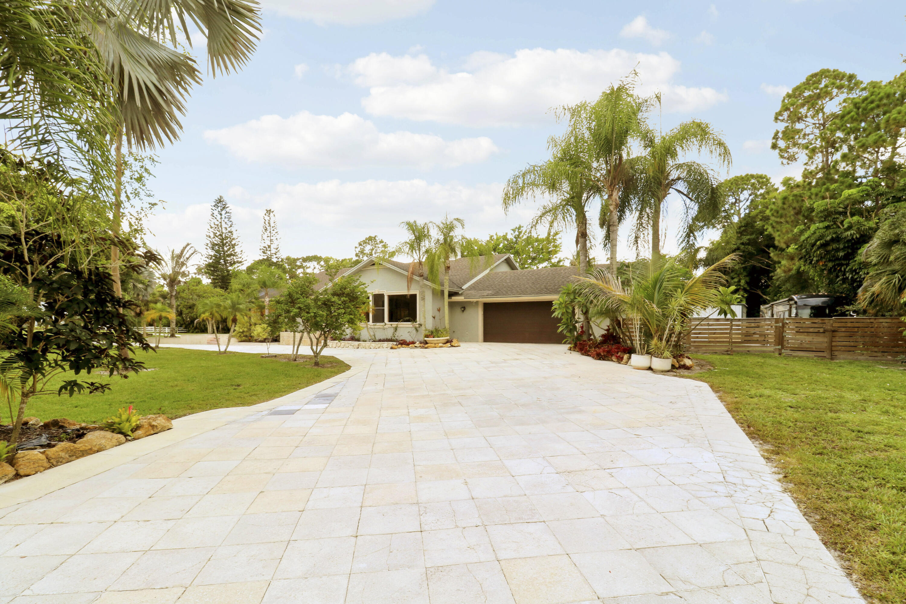 Palm Beach Country Estates - Residential