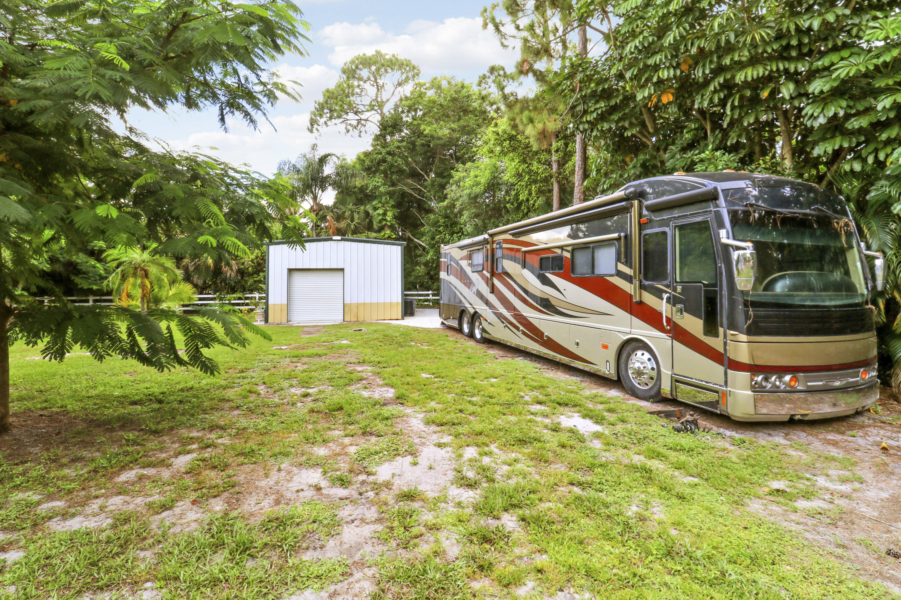 Palm Beach Country Estates - Residential