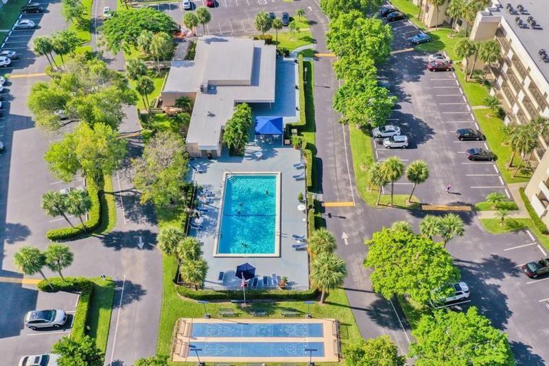 DEER CREEK COUNTRY CLUB - Residential