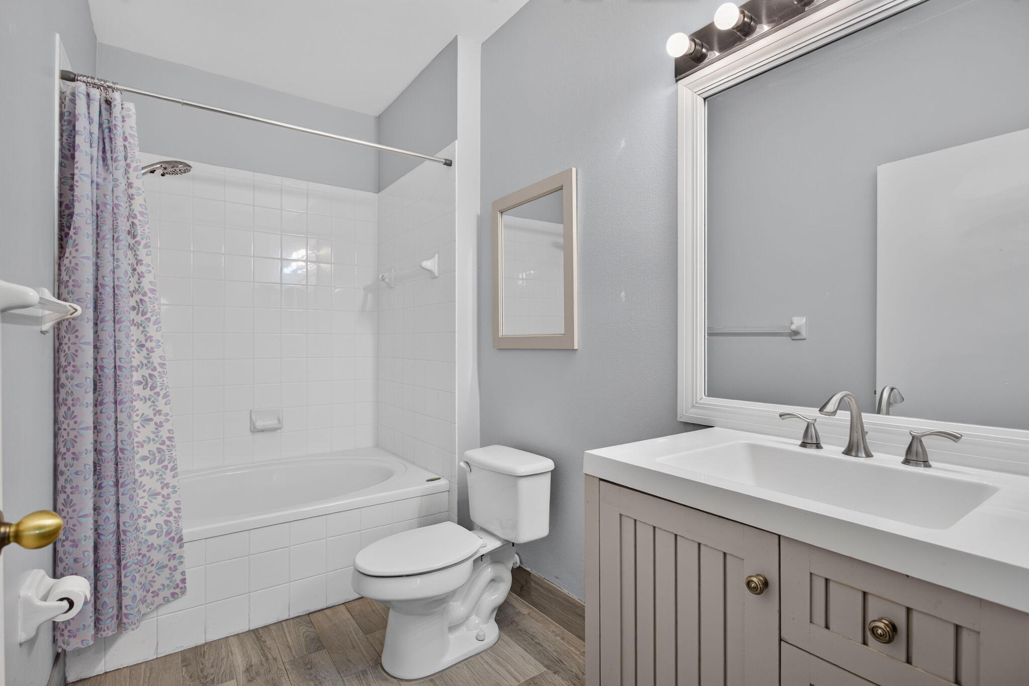 OLYMPIA & YORK RESIDENTIAL - Residential Lease