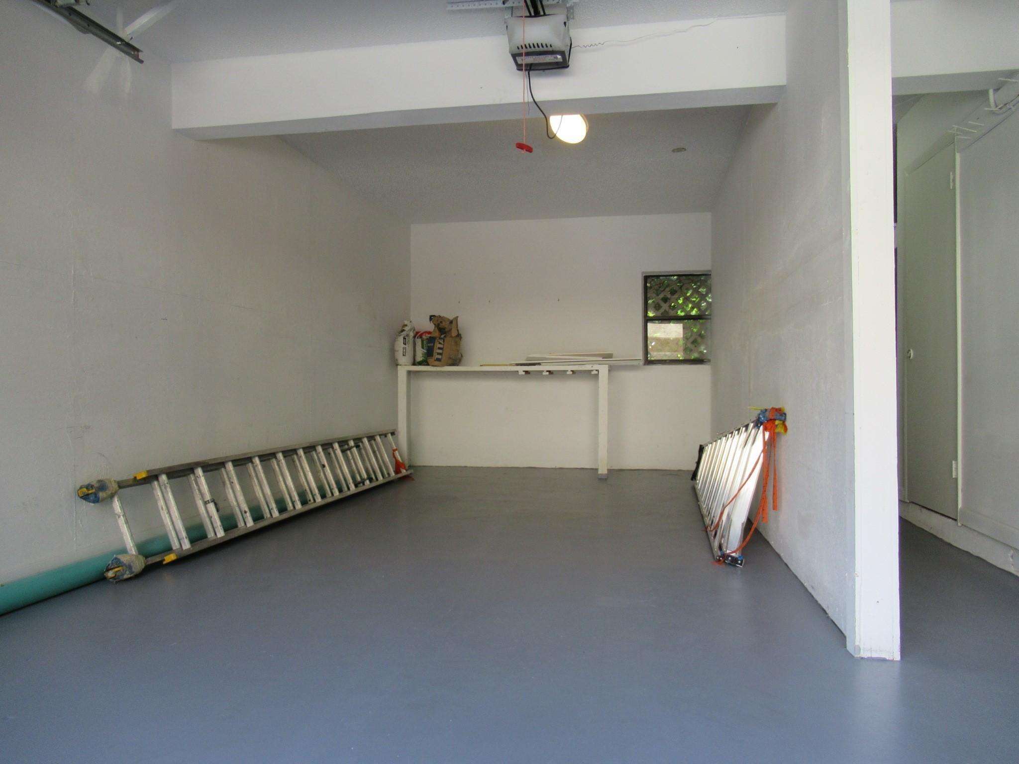 FLAMINGO PARK - Residential Lease